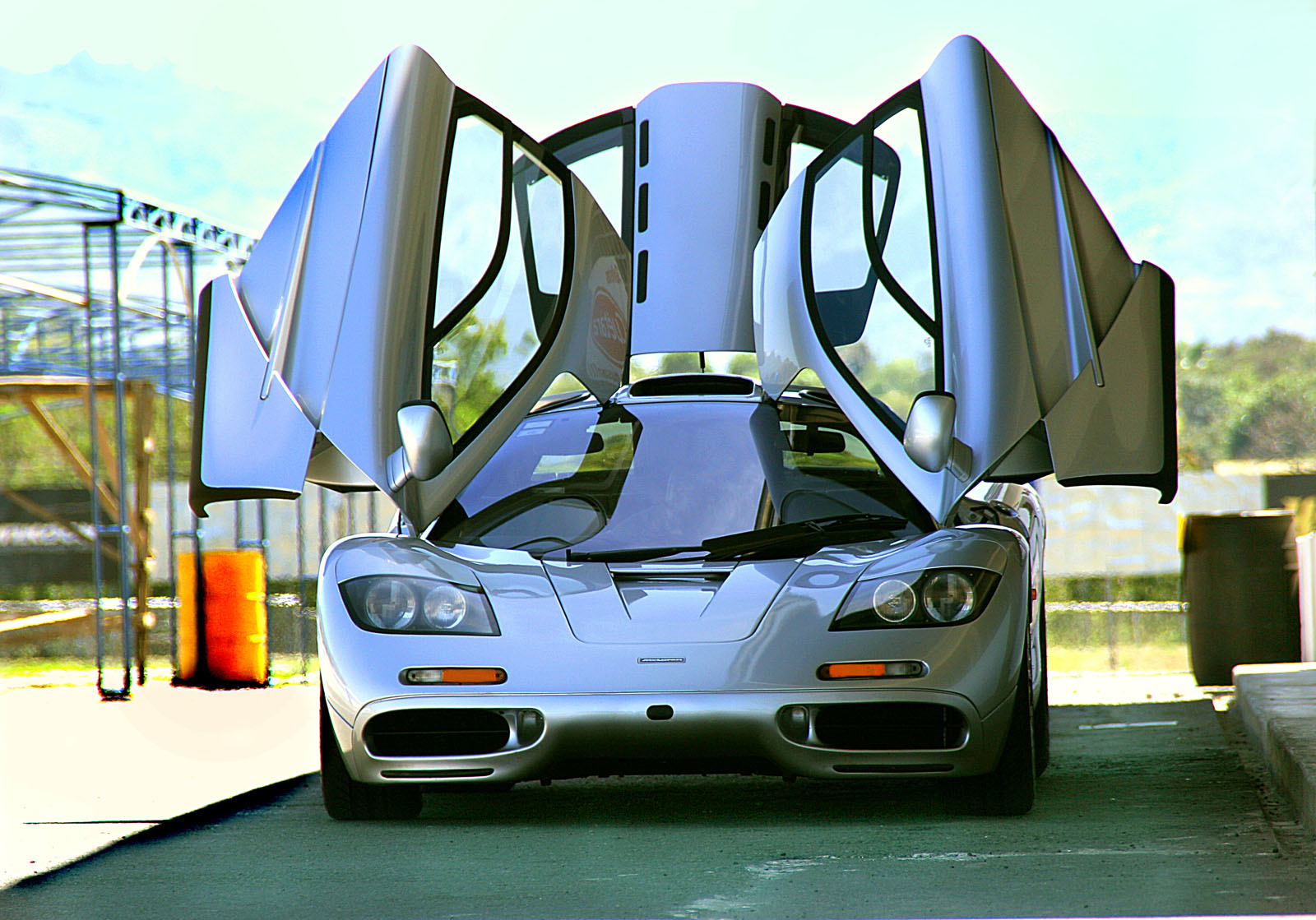 Mclaren P1 With Butterfly Doors