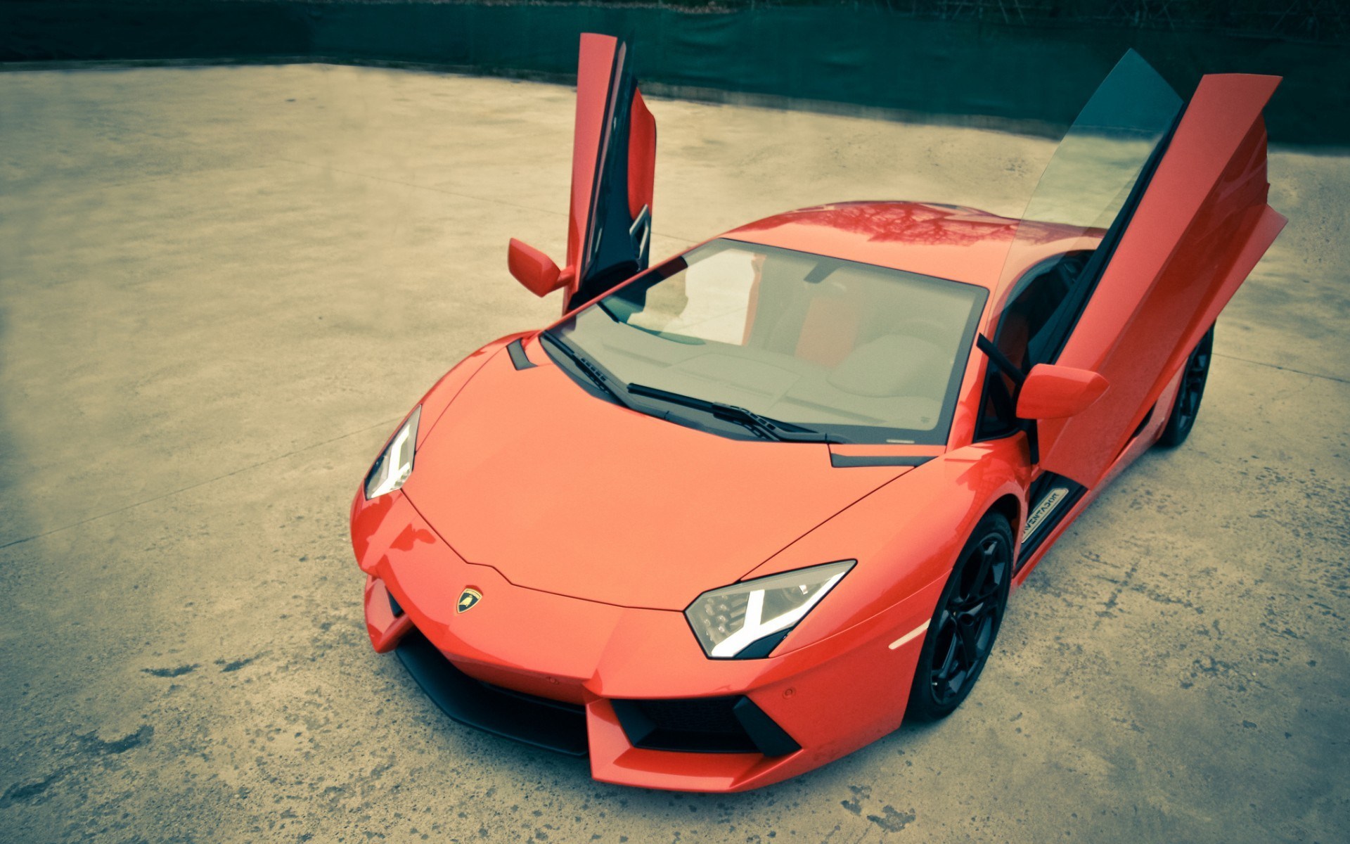 Lamborghini Aventador Open Doors