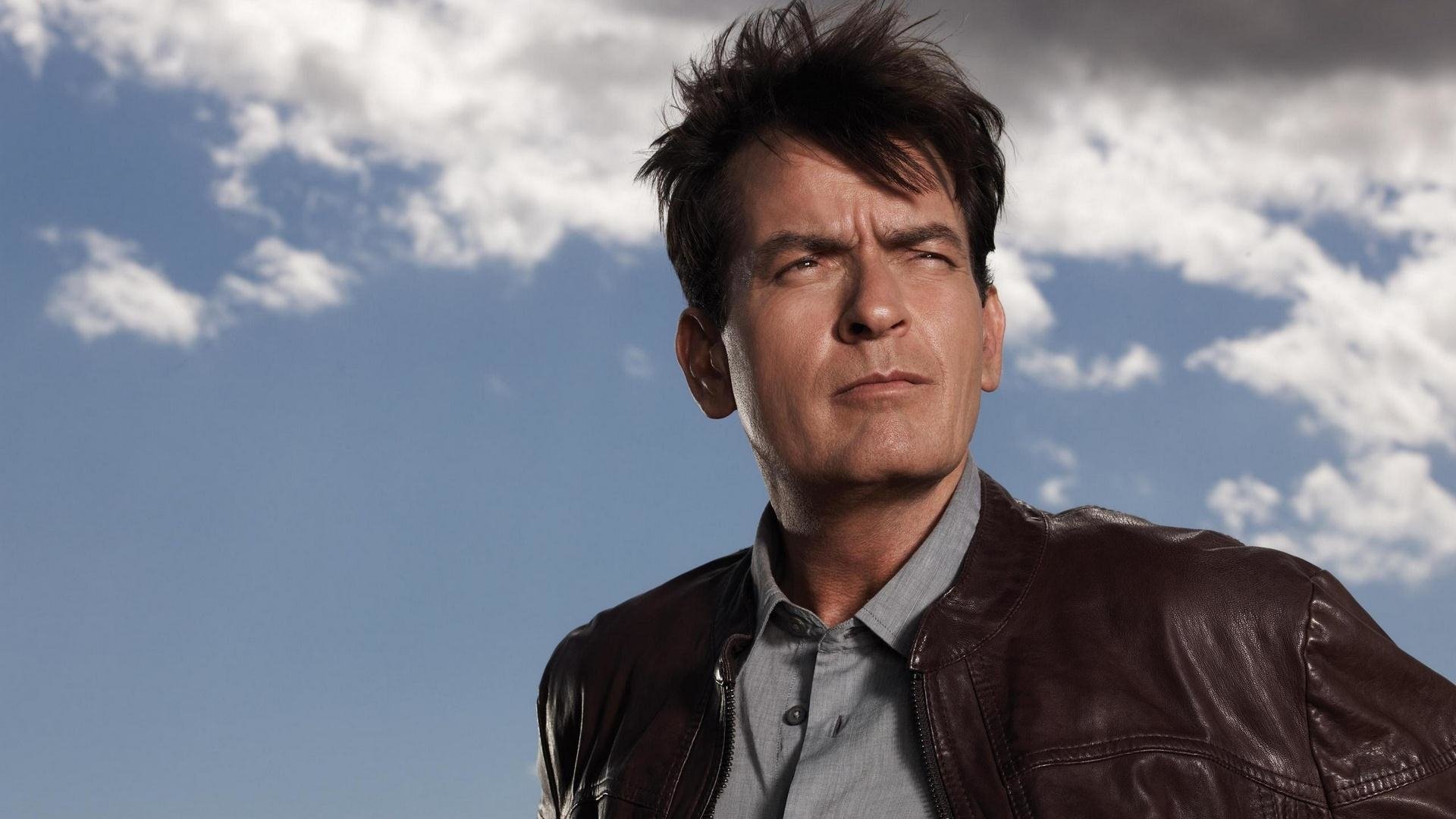 Charlie Sheen HD Wallpaper and Background Image