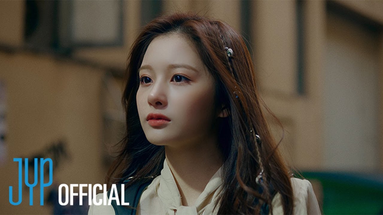 Watch: New JYP Girl Group NMIXX Flaunts Diverse Charms In “O.O” Debut MV