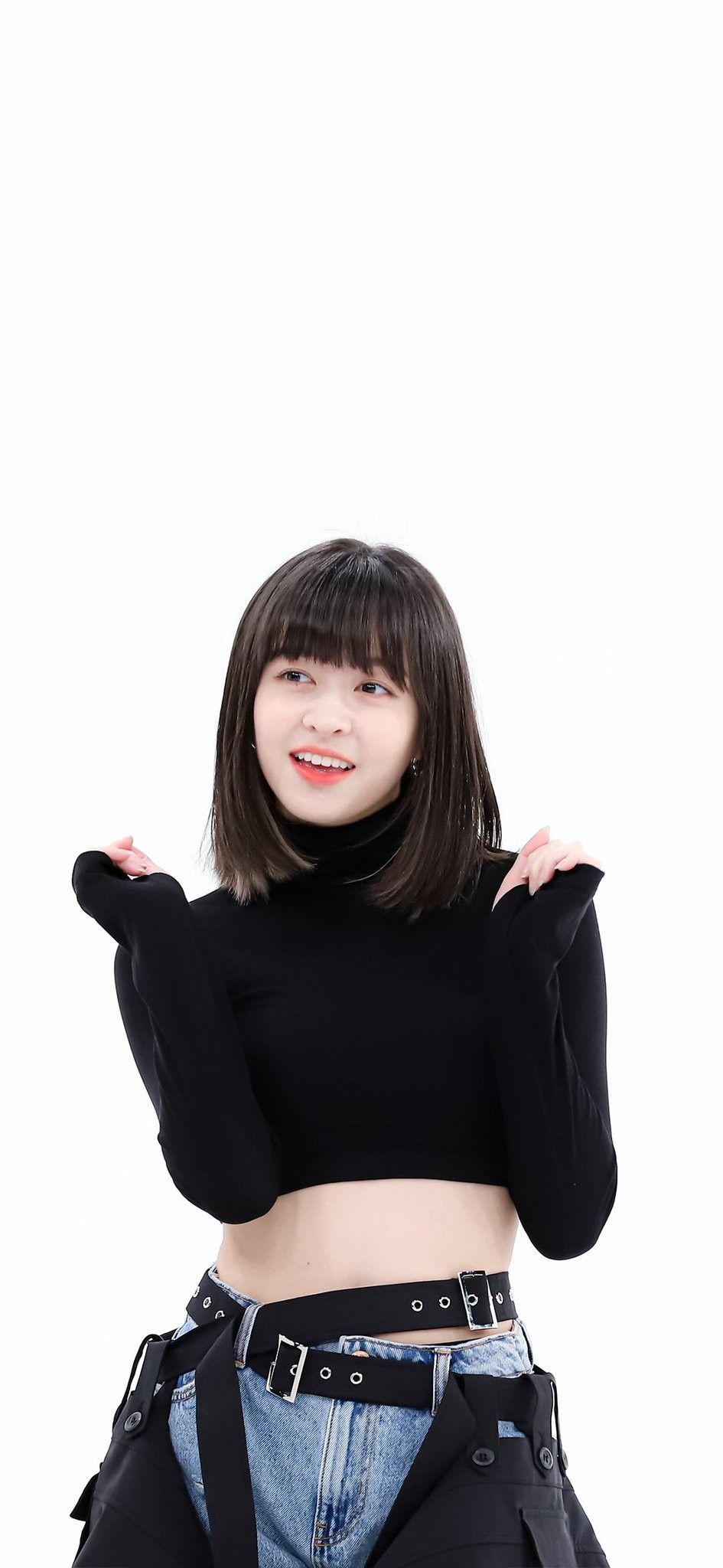 Nmixx Lily wallpaper in weekly idol cr nmixx wallpaper (twitter). Lily wallpaper, Weekly idol, Lily