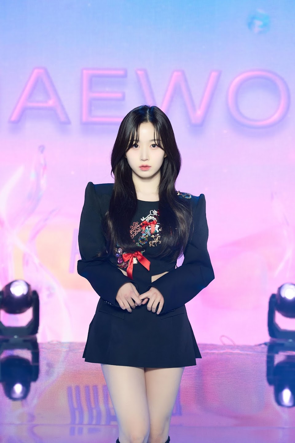 Here's How NMIXX Reacted When They Heard Their Debut Song O.O For The First Time