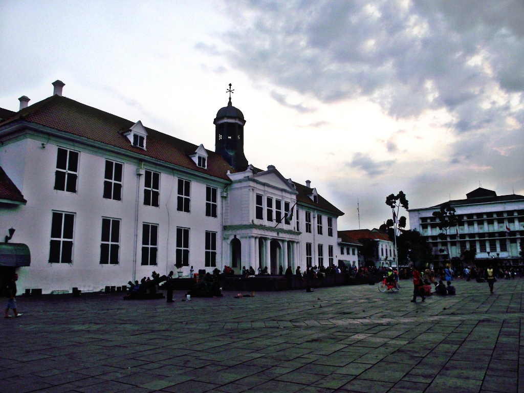 Menikmati Sore di Kota Tua Jakarta Halaman 1