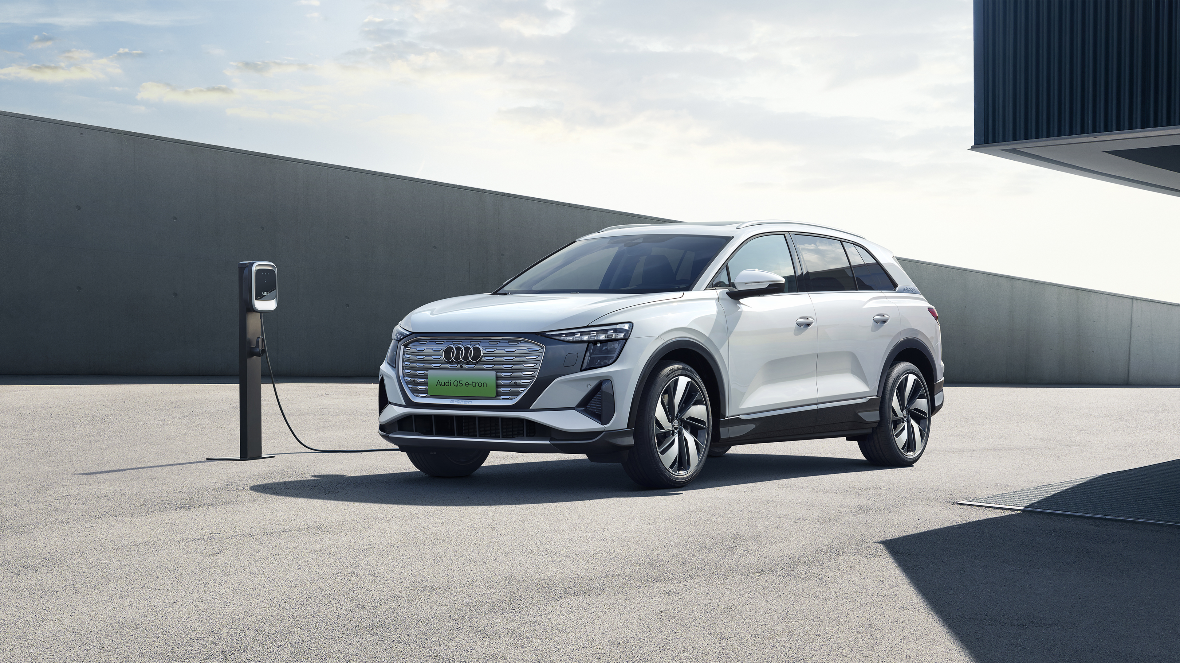 Audi Q5 40 E Tron 2022 4K Wallpaper. HD Car Wallpaper