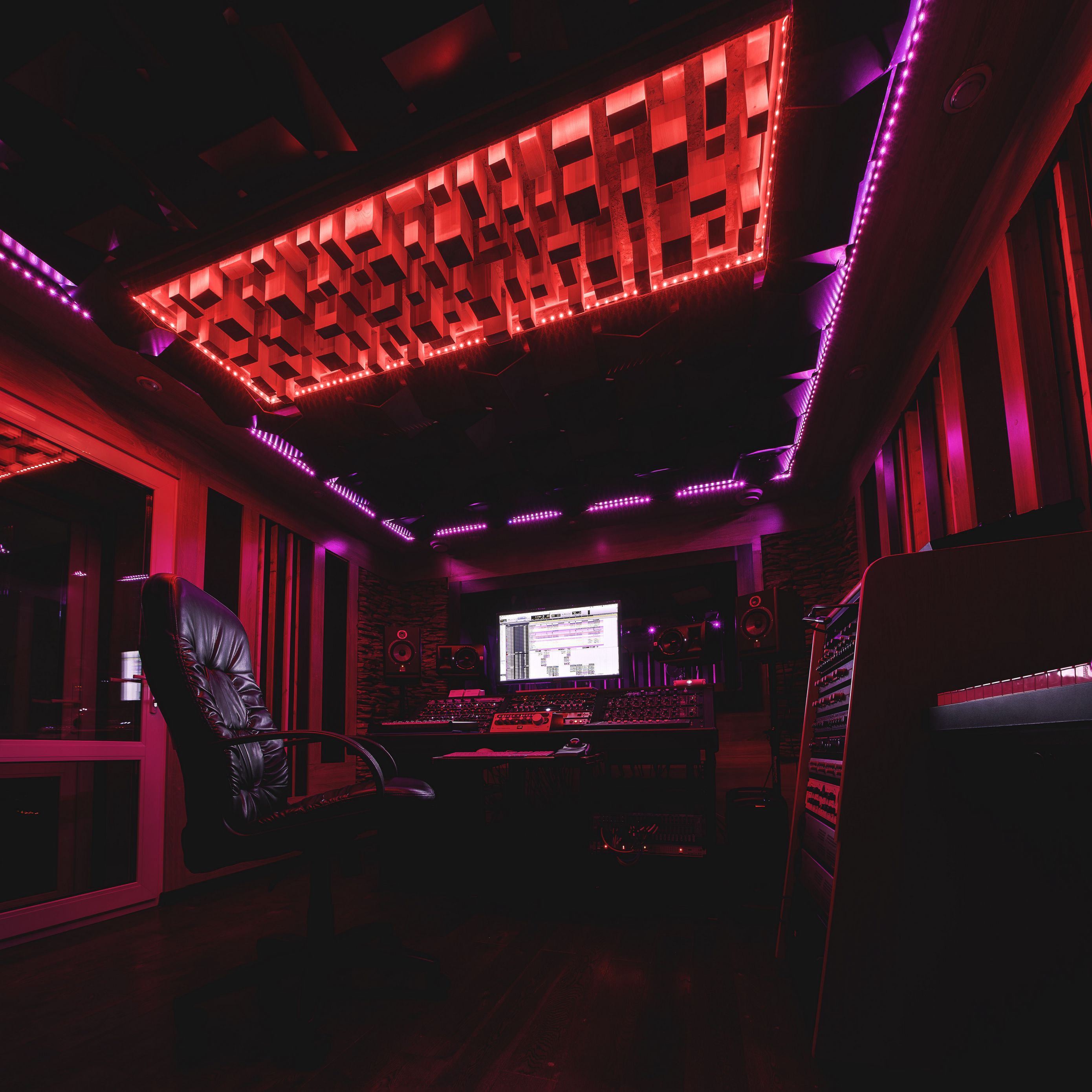 Download wallpaper 2780x2780 sound recording, studio, music, neon ipad air, ipad air 2, ipad 3, ipad 4, ipad mini 2, ipad mini 3, ipad mini 4, ipad pro 9.7 for parallax HD background