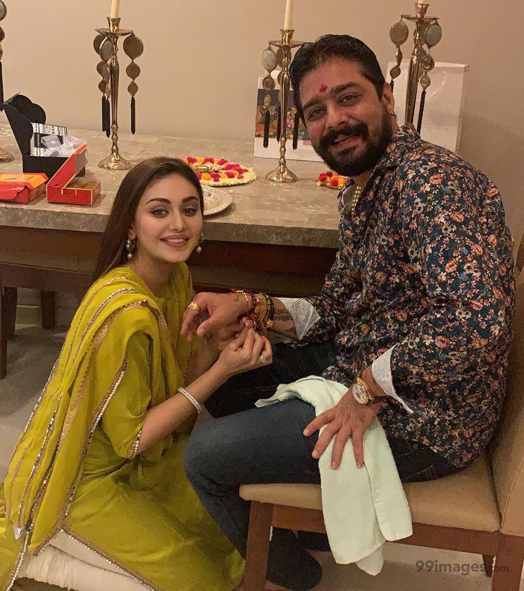 Shefali Jariwala HD Wallpaper (Desktop Background / Android / iPhone) (1080p, 4k) (1080x1218)