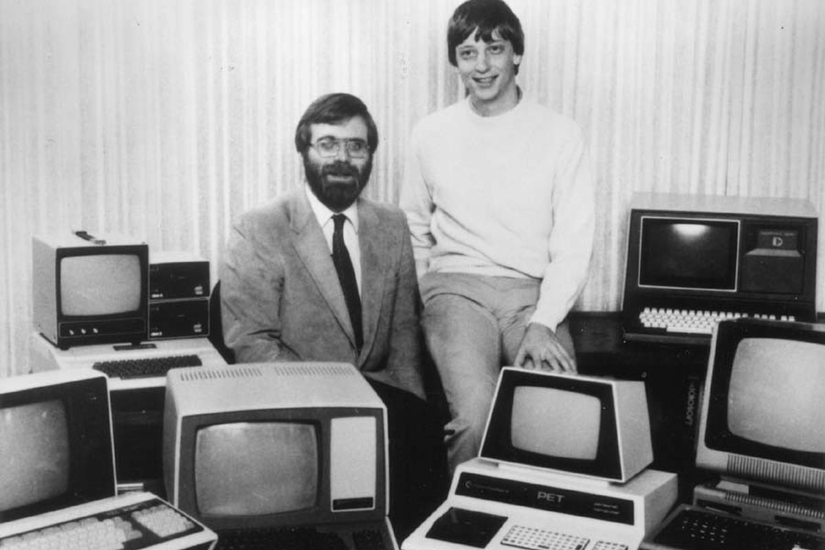 Bill Gates And Microsoft Co Founder Paul Allen Recreate Classic Photo From 1981