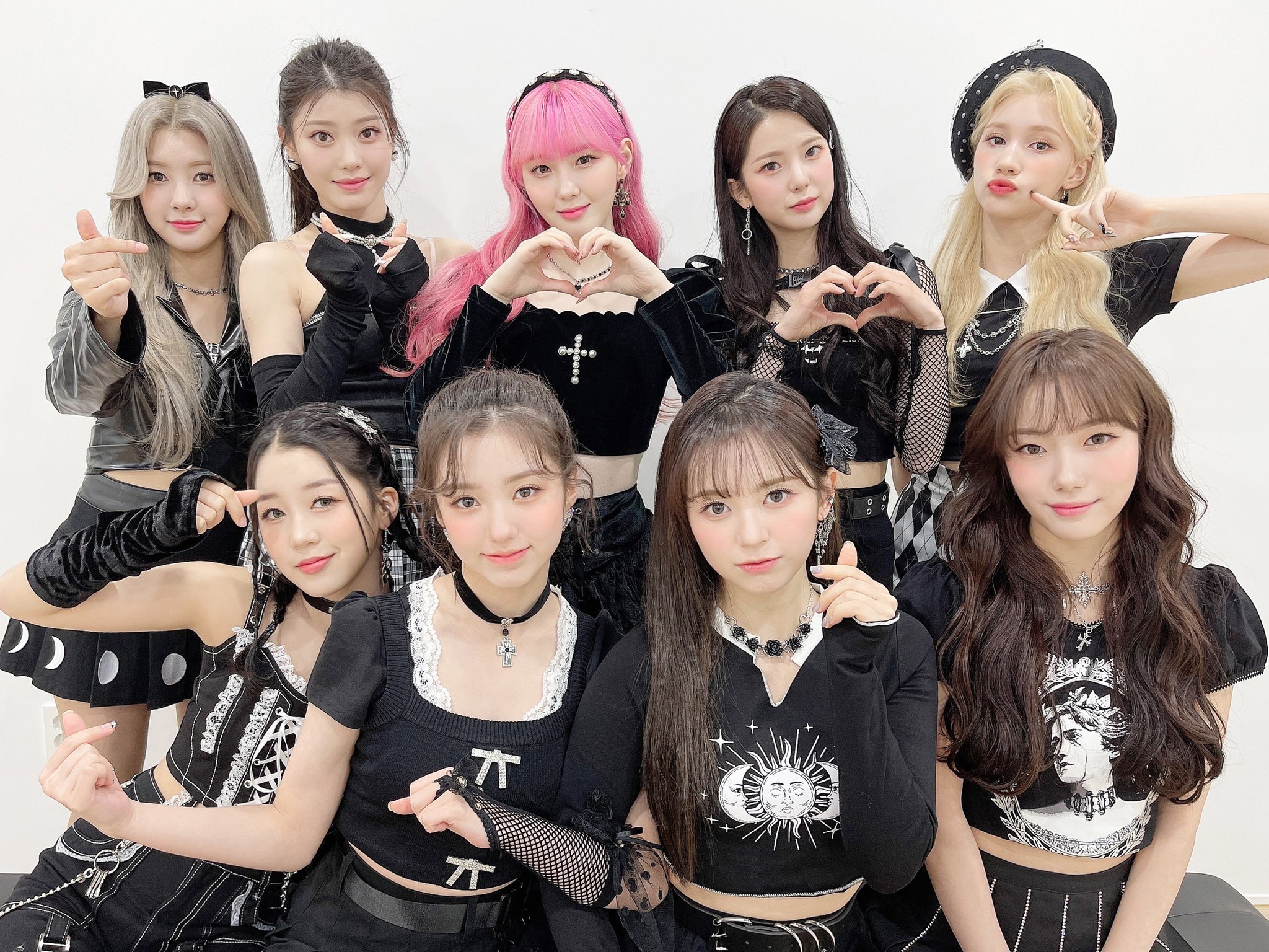 Kep1er Twitter Update the Moment: Music Bank 2nd Win Group Photo