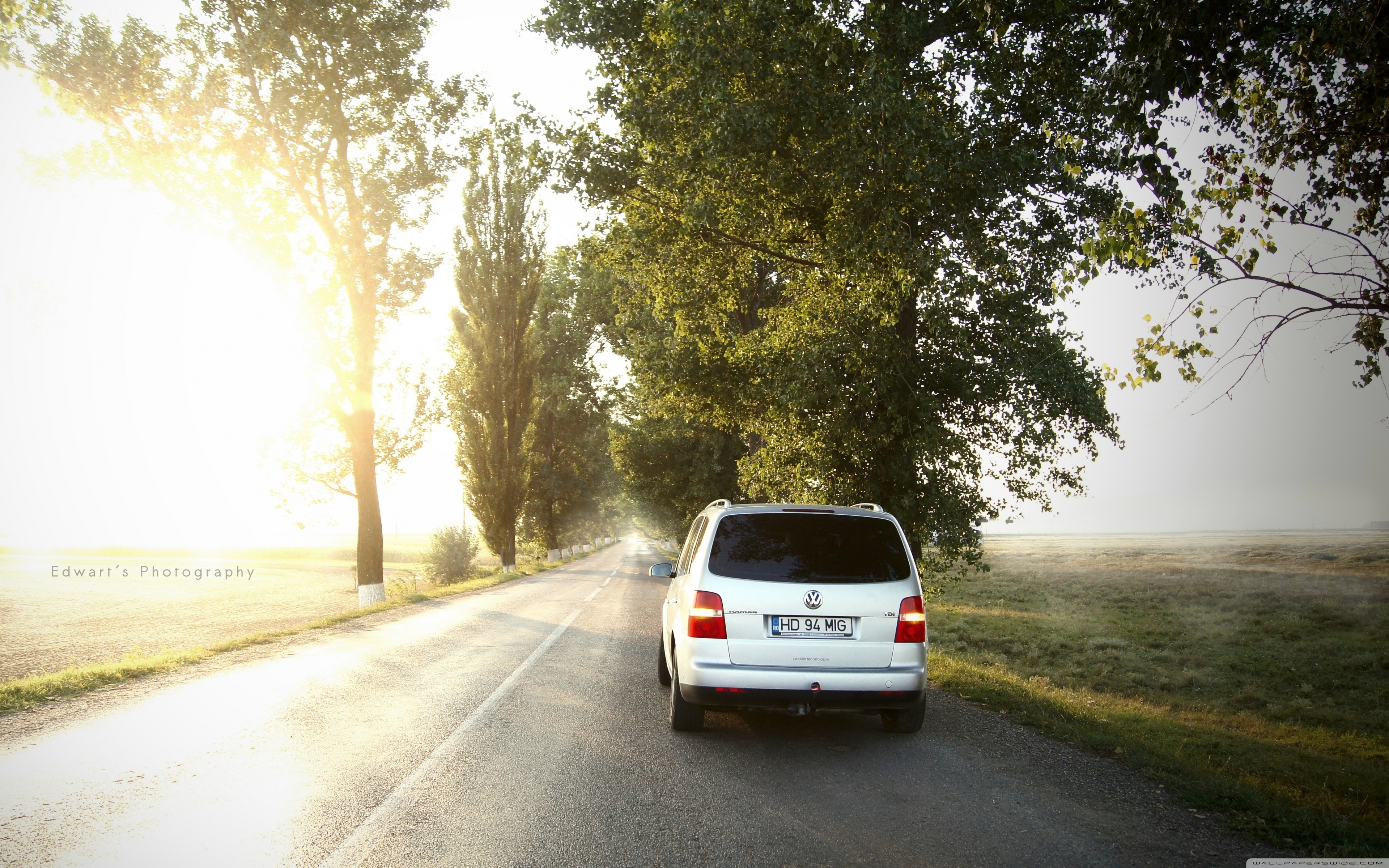 VW TOURAN Ultra HD Desktop Background Wallpaper for 4K UHD TV, Widescreen & UltraWide Desktop & Laptop, Multi Display, Dual Monitor, Tablet