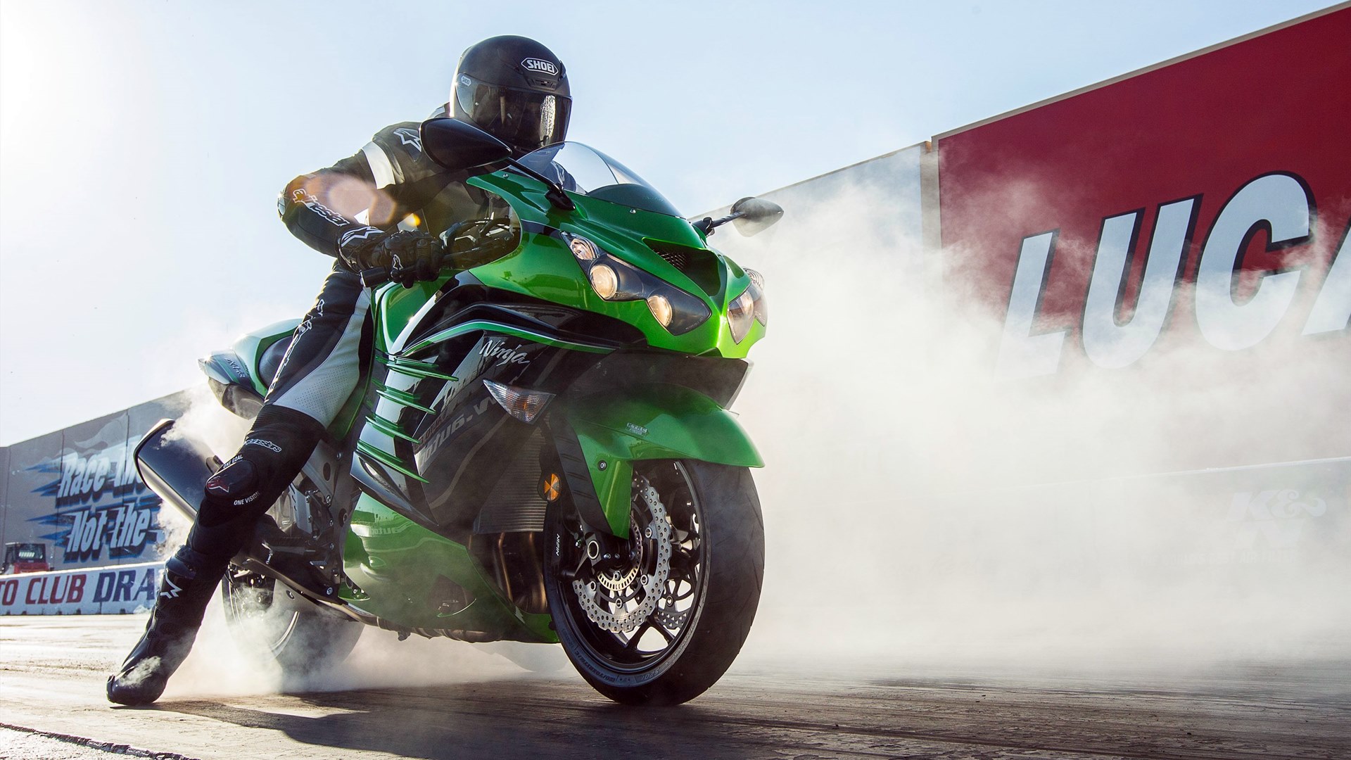 Kawasaki Ninja ночью