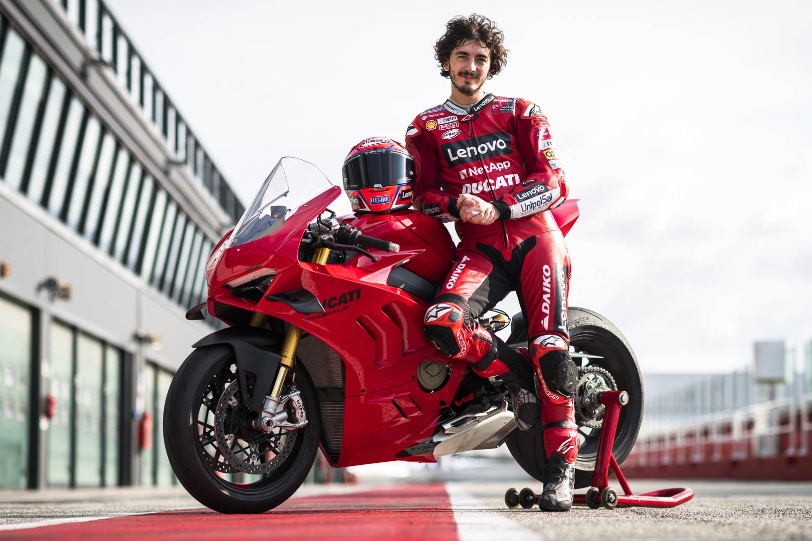 2022 Ducati Panigale V4 Lineup First Look (22 Fast Facts + Photo)