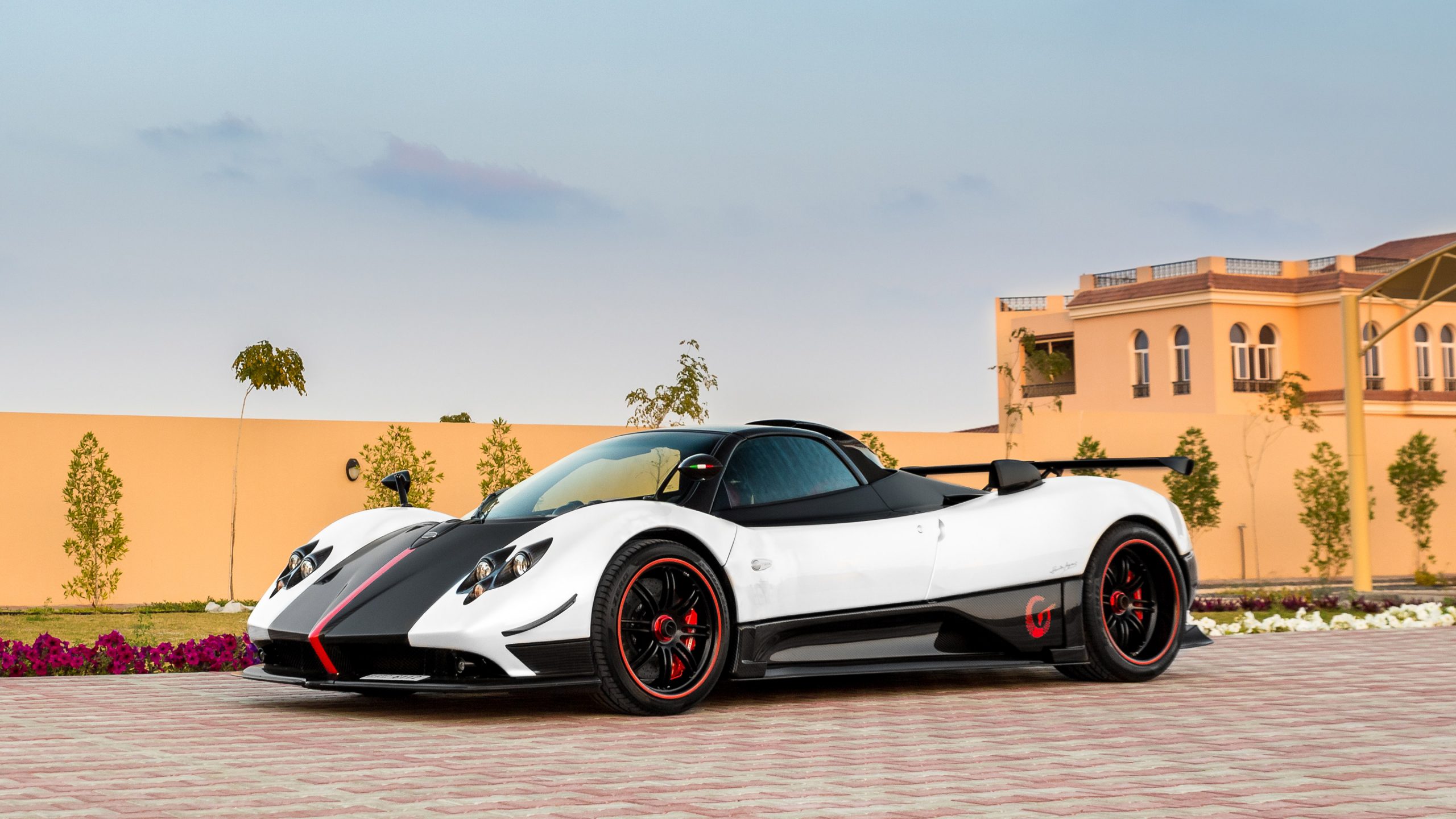 Pagani Zonda Cinque Roadster Wallpaper