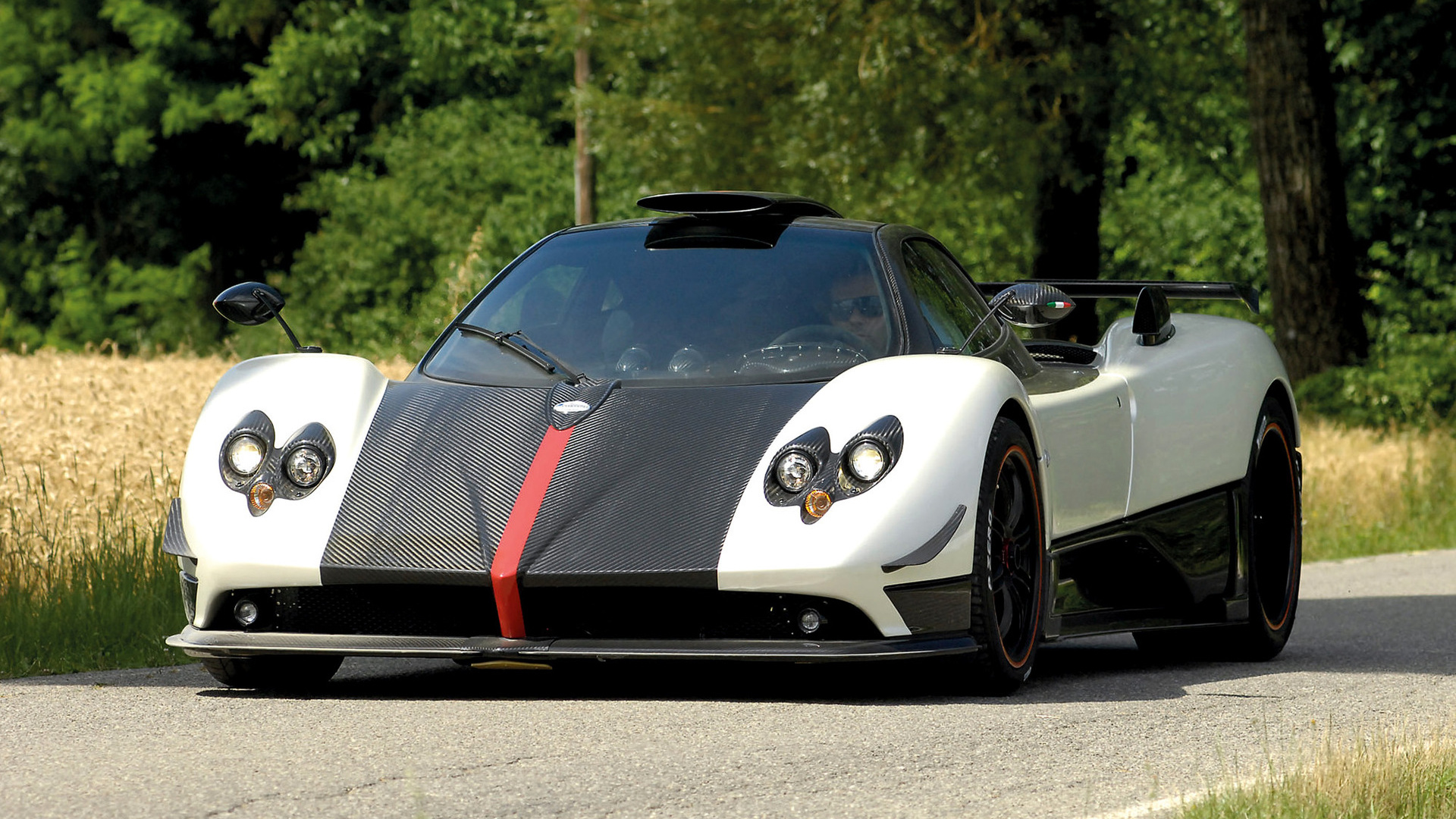 Pagani Zonda Cinque and HD Image