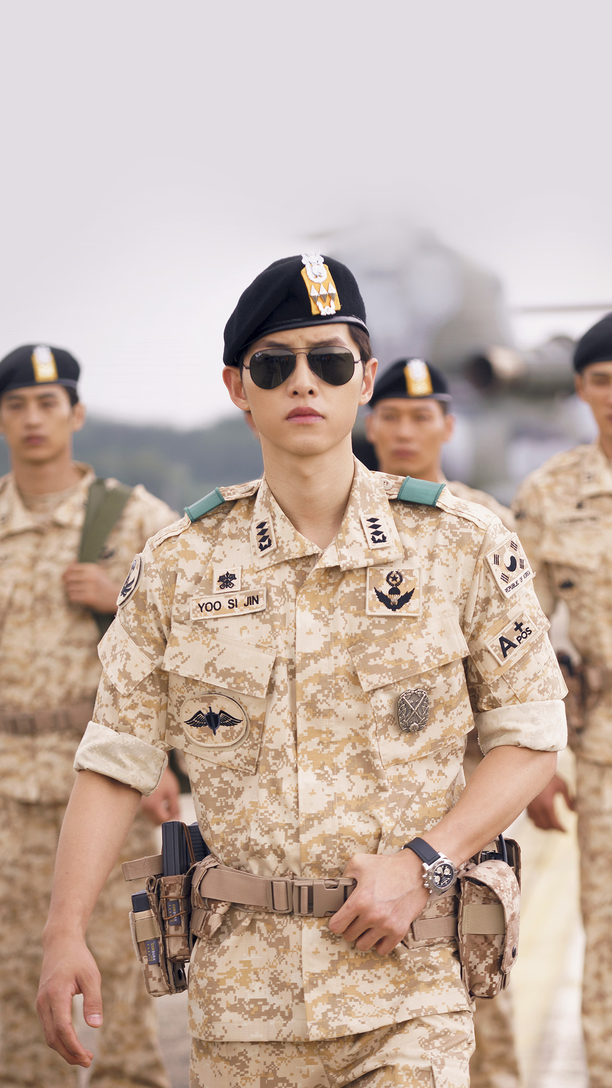 iPhone 7 Plus Joong Ki Dots Wallpaper & Background Download