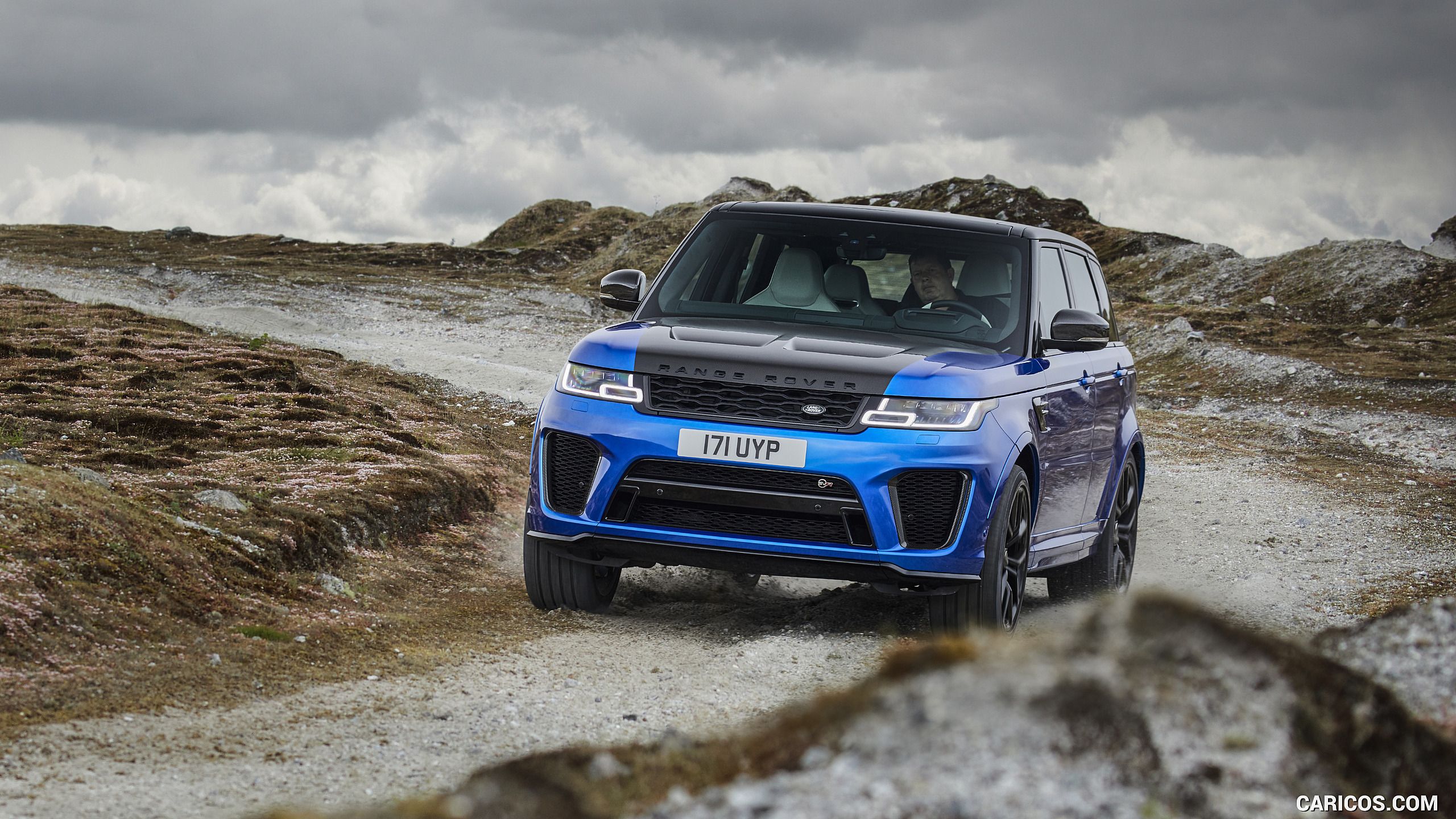 Range rover svr 2018. Шильдик рендж ровер свр. Новый рендж спорт 2023. Svr d o. Range rover sport svr 2015.