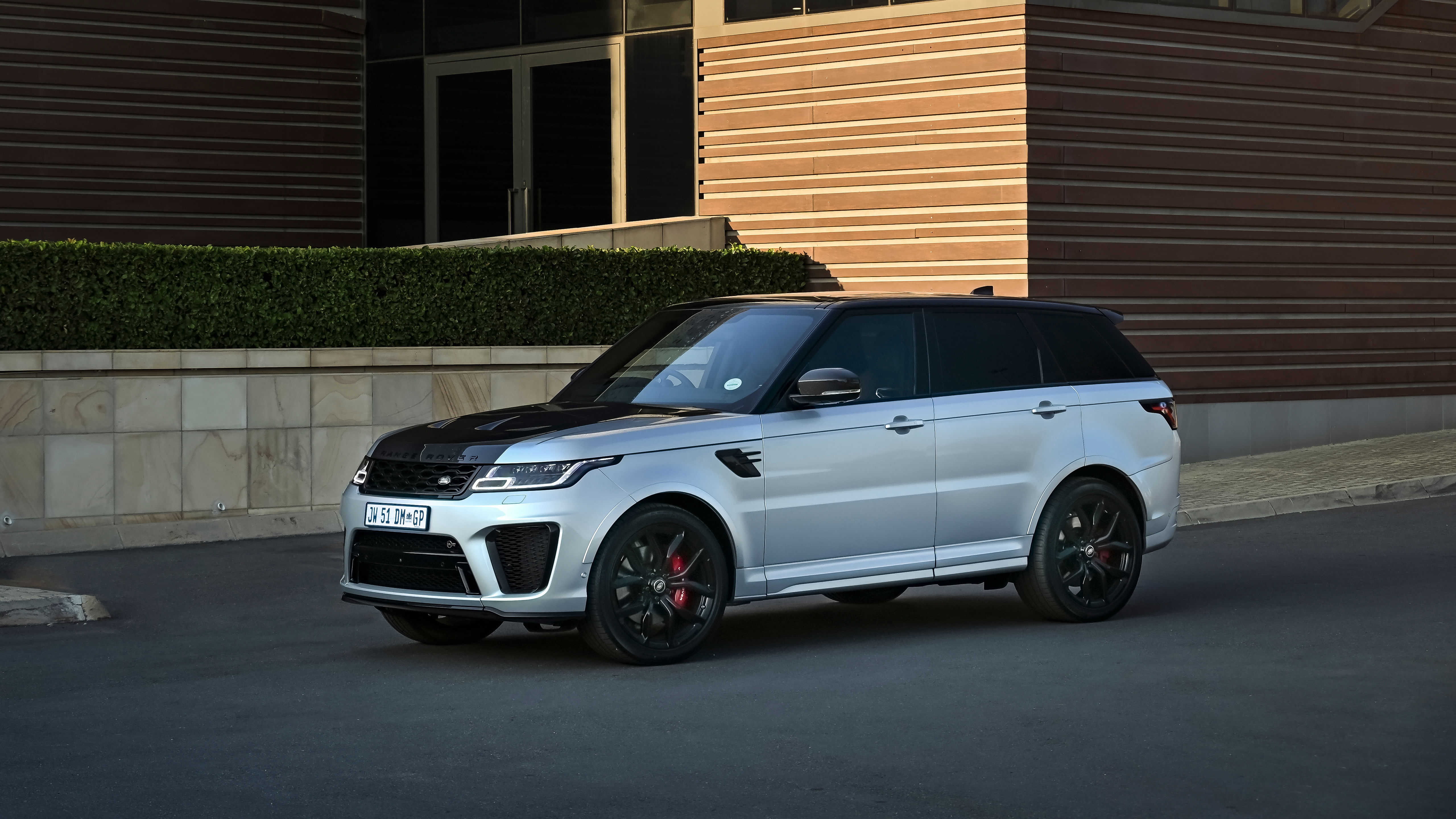 Range Rover Sport SVR White 2020