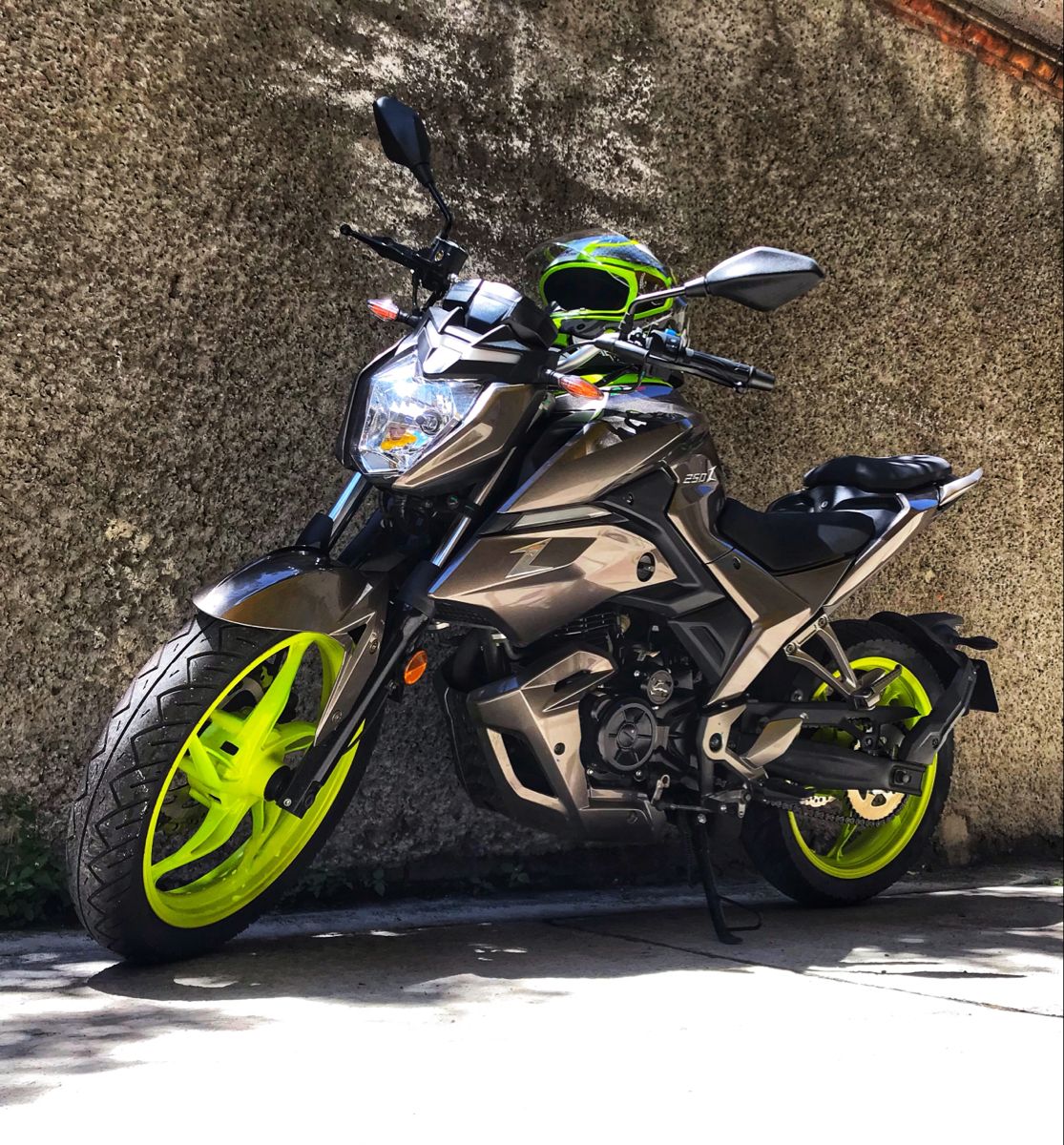 Mi hermosa 250z de italika