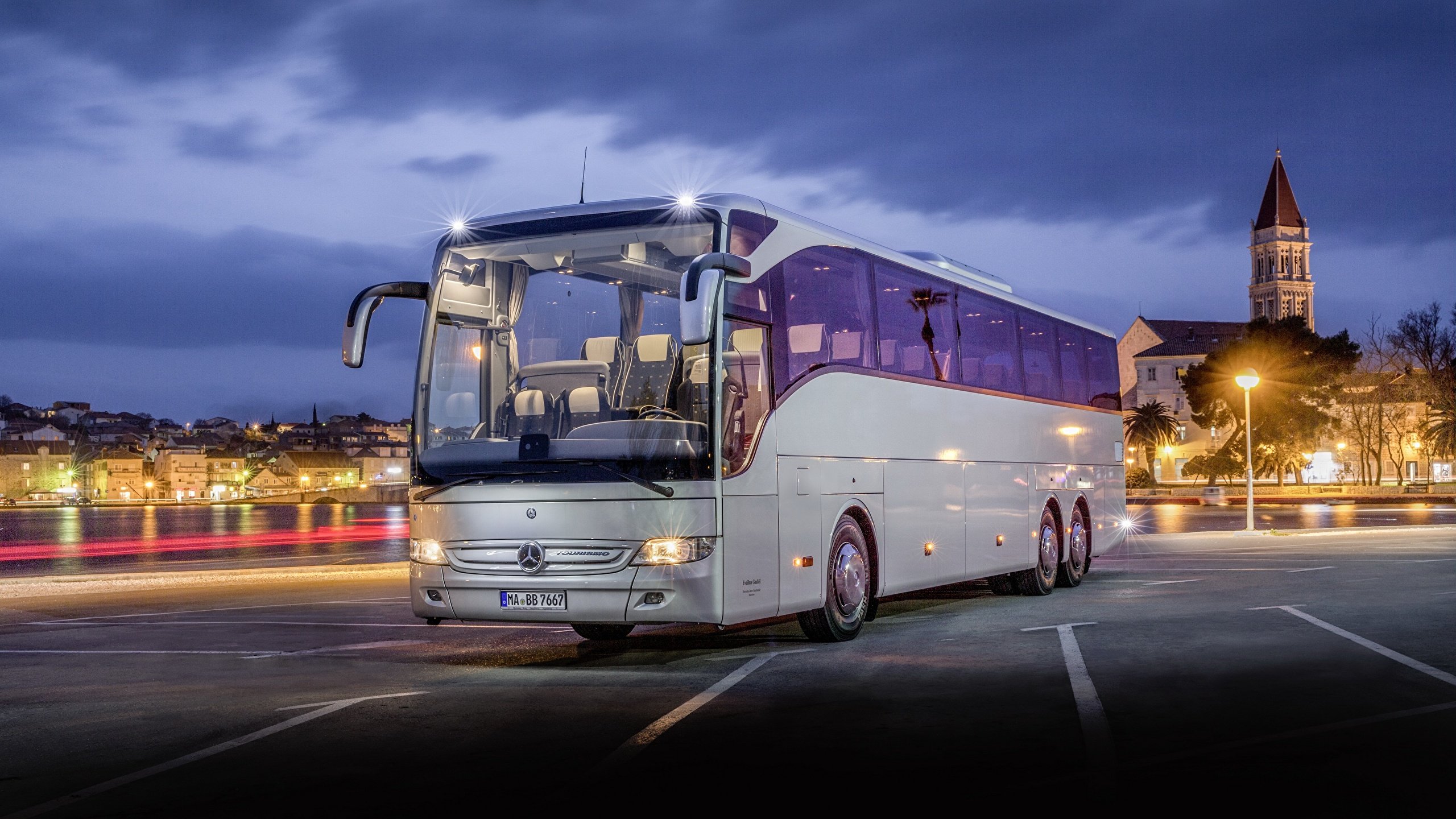 Mercedes Benz Bus