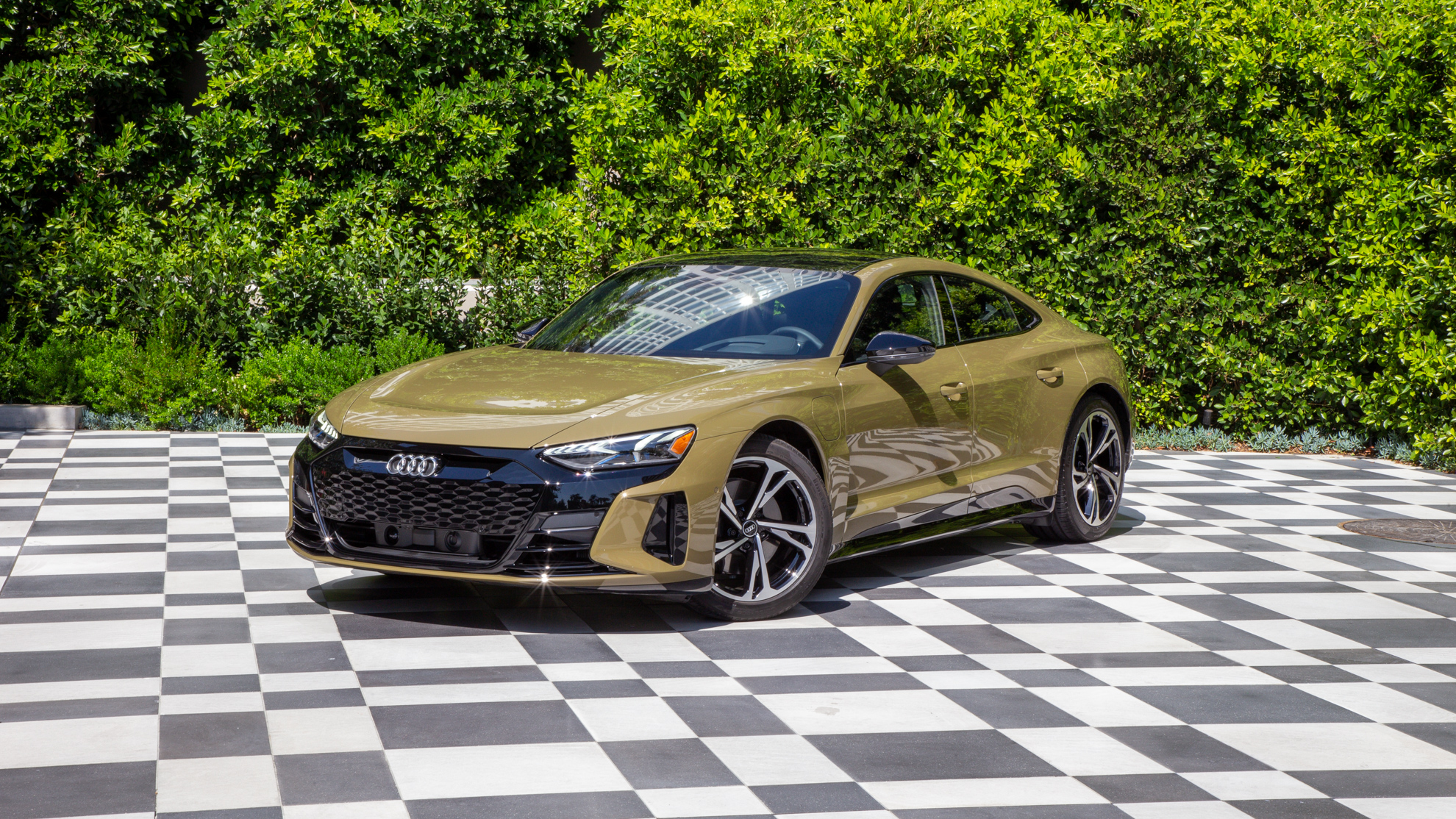 First Drive Review: 2022 Audi E Tron GT And RS E Tron GT Make Electric, But Not Fun