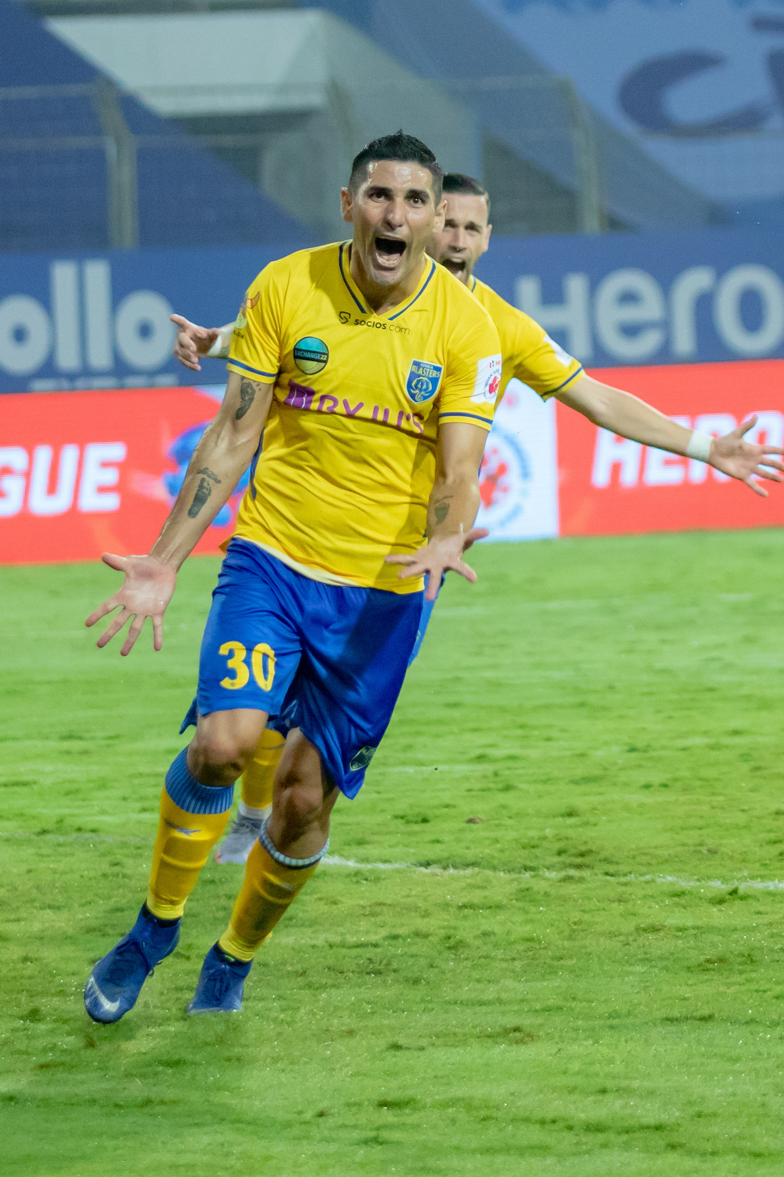 ISL 2021 22: Kerala Blasters Shock Mumbai City FC As Alvaro Vazquez Shines