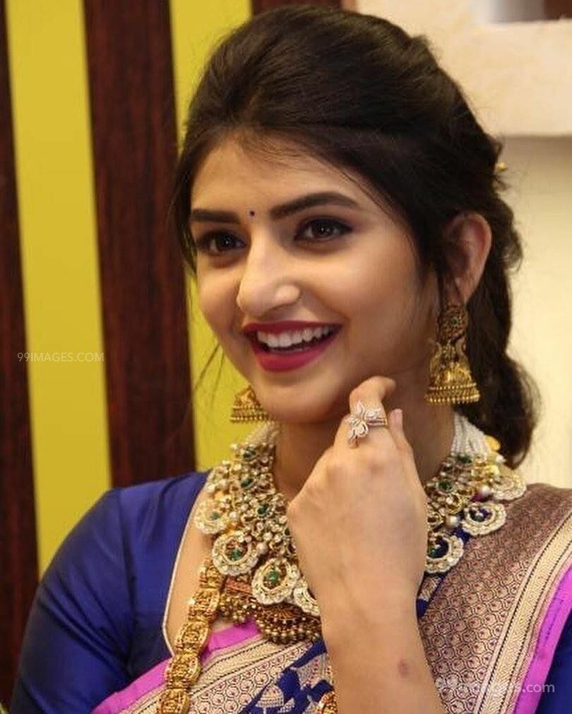 Sree Leela HD Wallpaper (Desktop Background / Android / iPhone) (1080p, 4k) (810x1012)