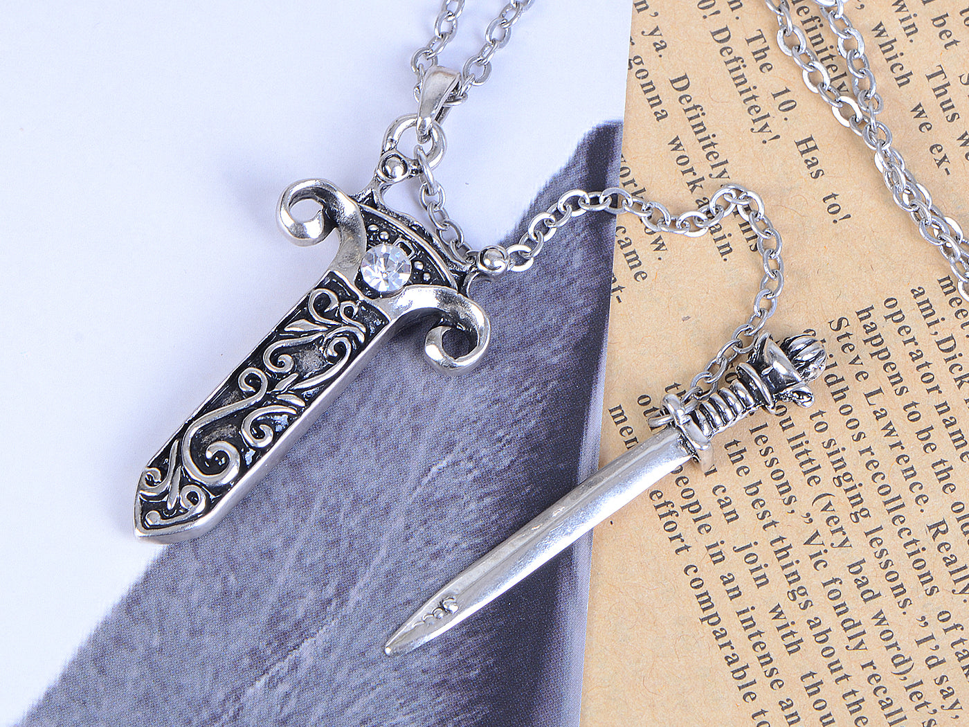 Antique Fantasy Medieval Renaissance Removable Scabbard Rune Sword Dagger Pendant Necklace Kaci