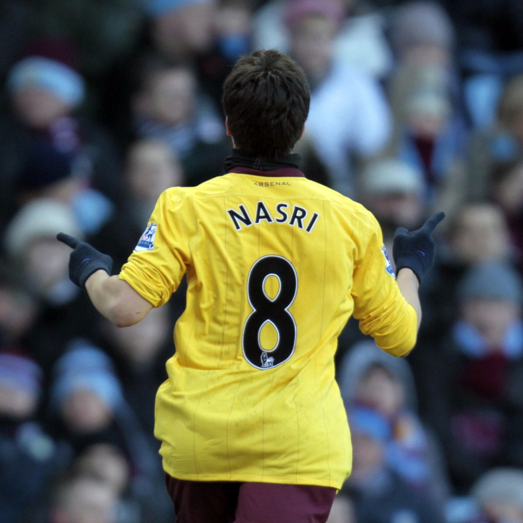 Samir Nasri 1024 x 1024 iPad Wallpaper
