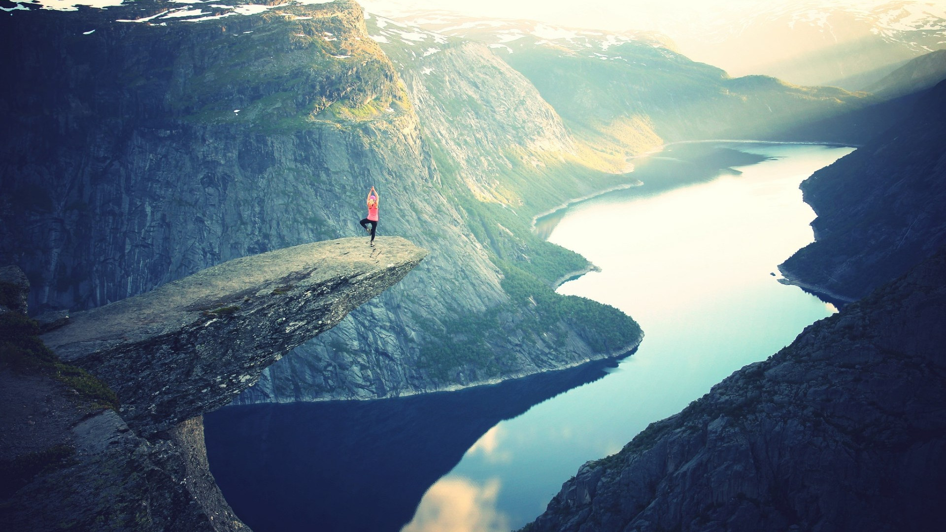 Download wallpaper: Trolltunga, Norway 1920x1080