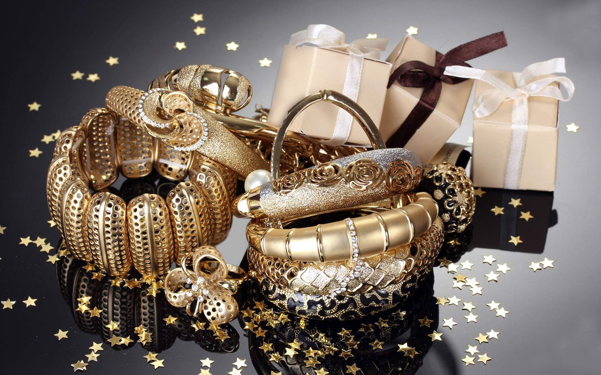 Gold jewelry HD Wallpaper. HD Wallpaper Pop. Golden jewelry, Jewelry, Luxury jewelry