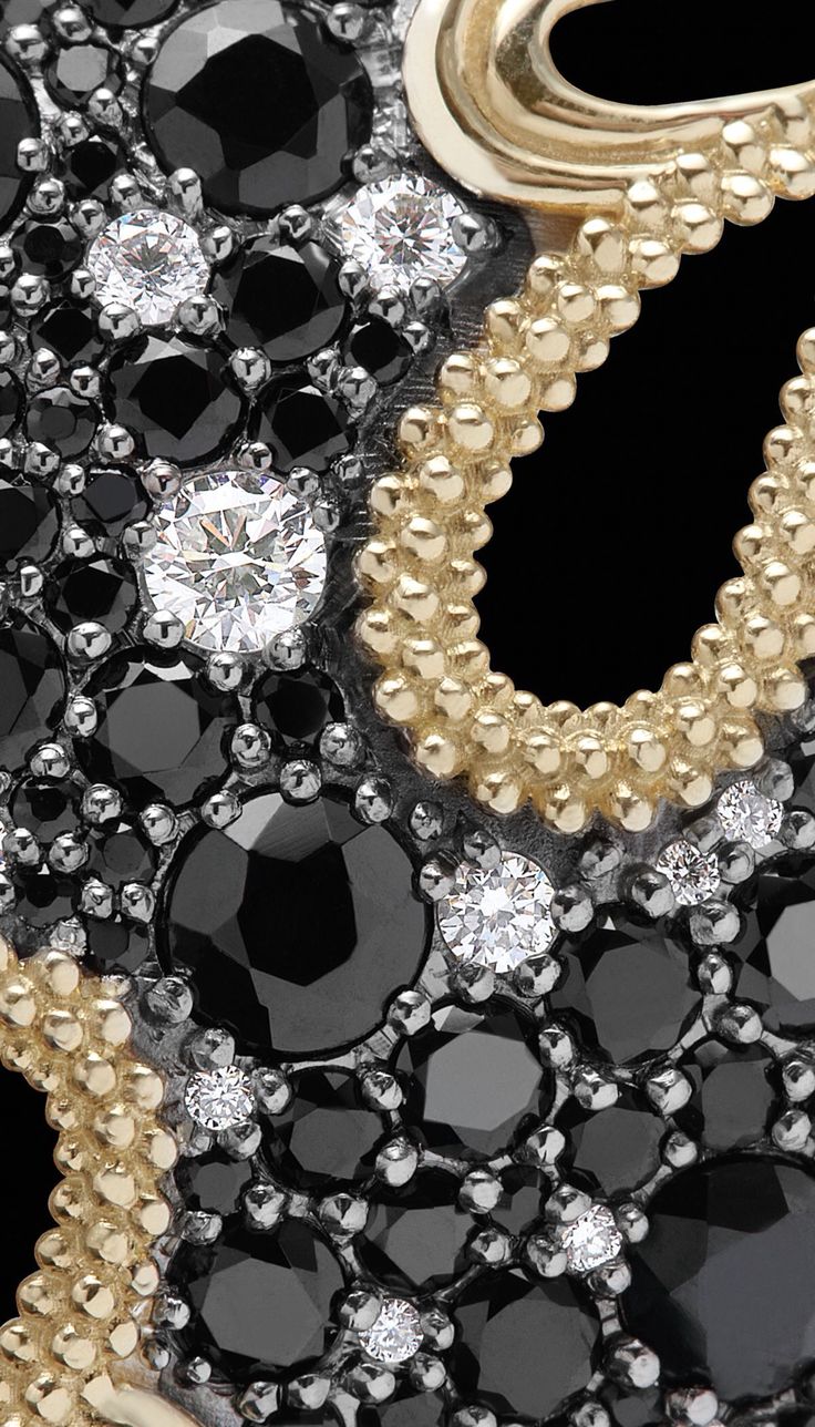 Black & white diamonds and pearls. Black gold jewelry, Designers jewelry collection, Gold and black wallpaper