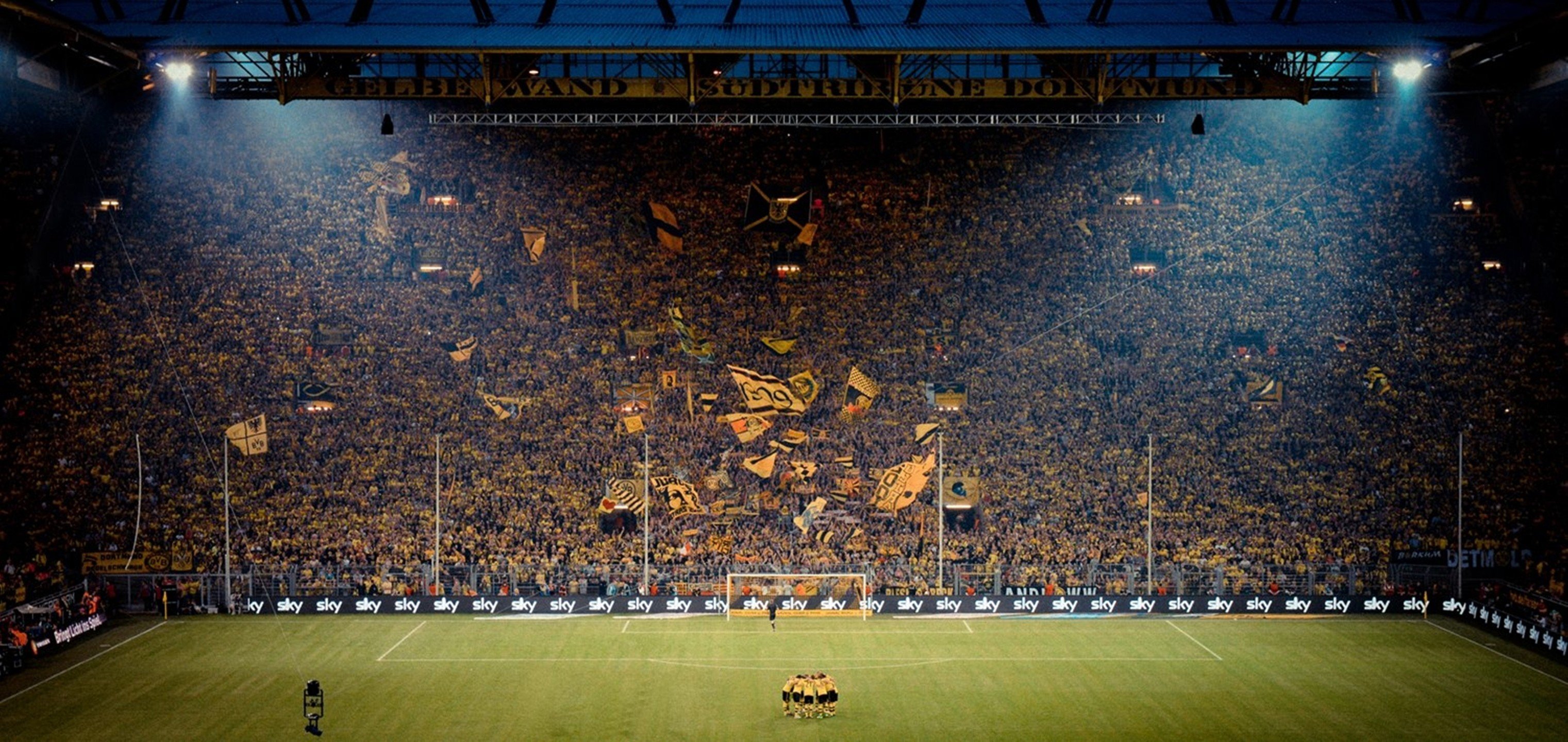 Borussia Dortmund HD Wallpaper / Desktop and Mobile Image & Photo