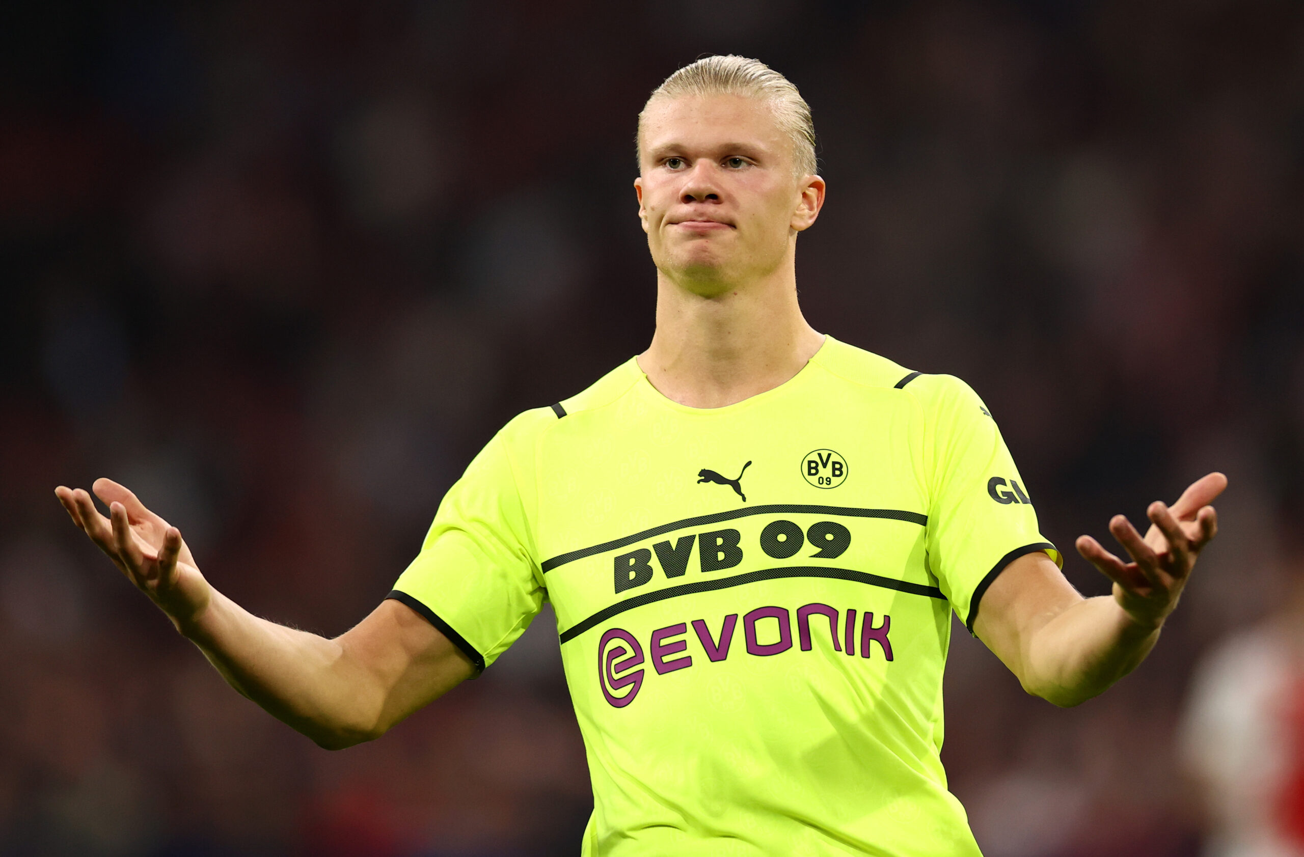 Borussia Dortmund looking at new striker options amid Haaland exit