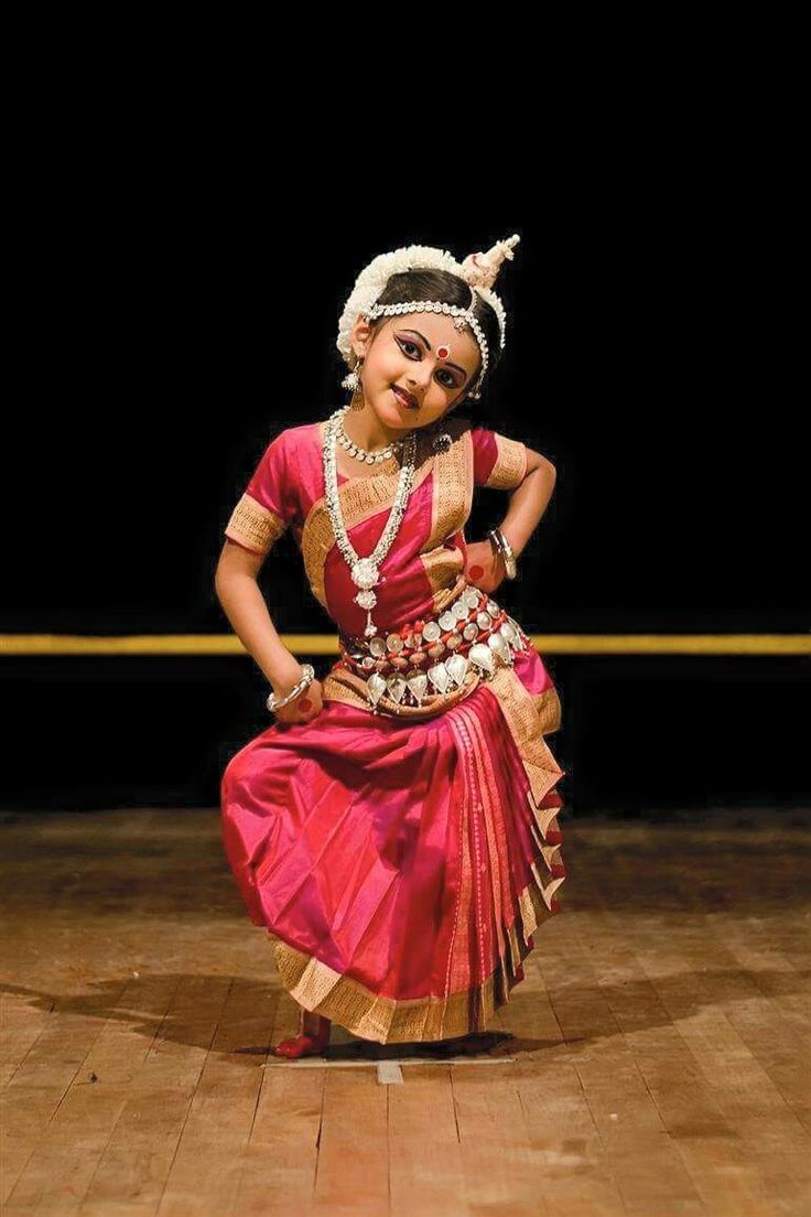 Dancing kid. .beutiful pic. Indian dance, Kids dance, Dance of india