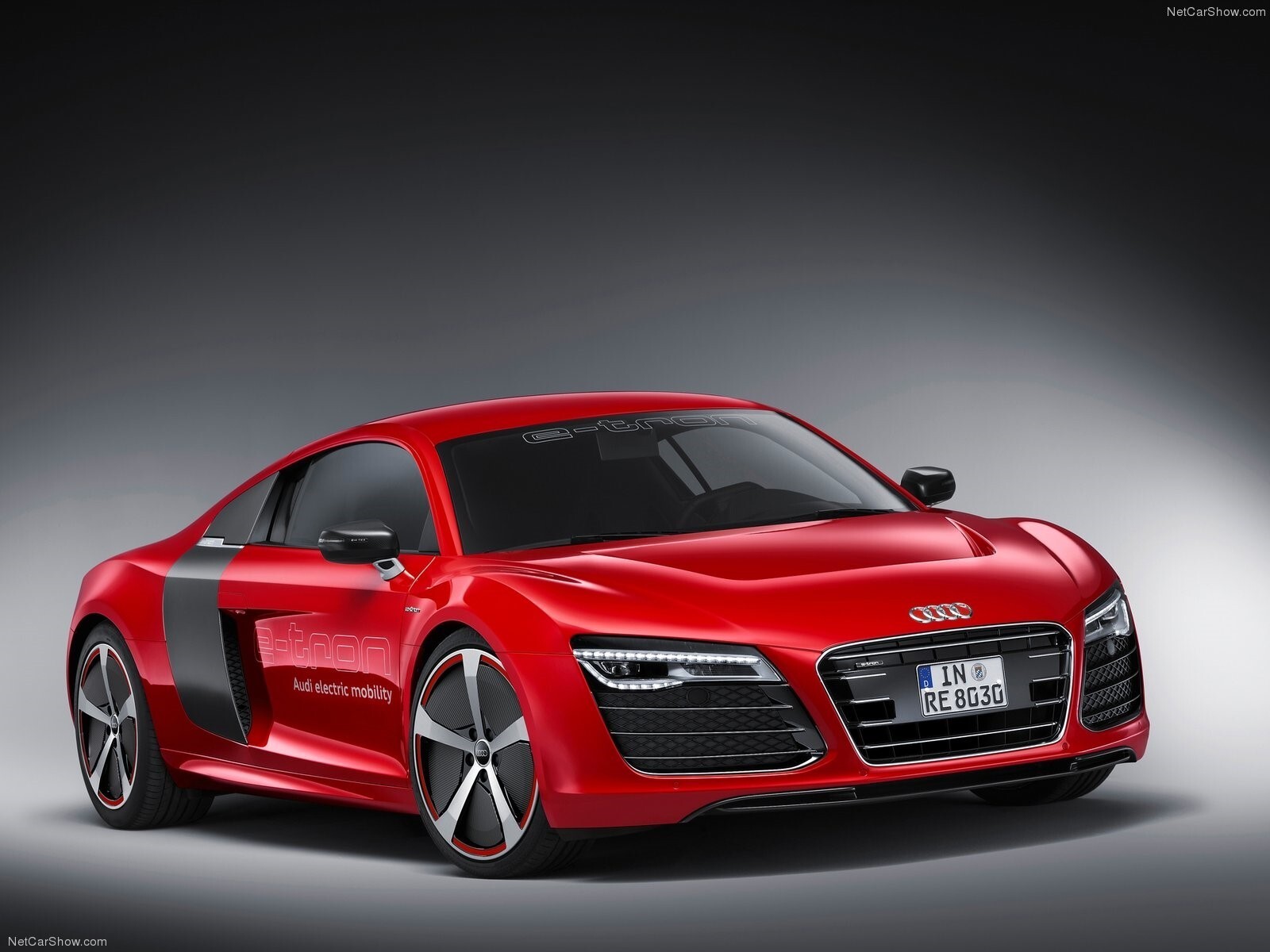 New Latest Red Audi R8 e tron 2013 Concept Car Wallpaper
