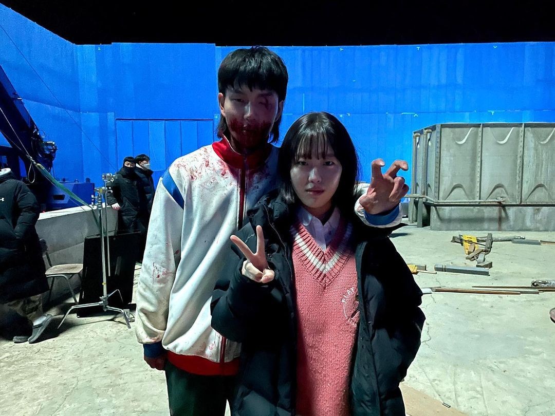 All Of Us Are Dead Behind The Scenes and The Cast's Instagram Accounts