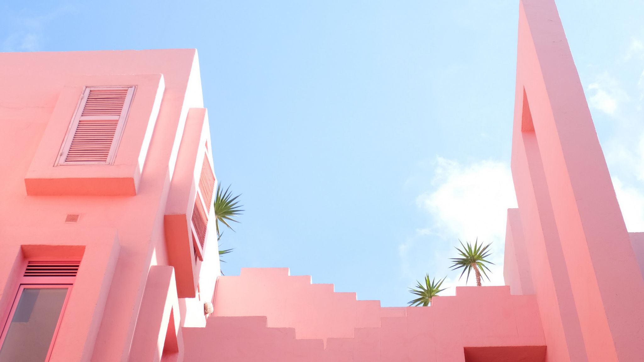 Download wallpaper 2048x1152 facade, pastel, summer, sky, gentle ultrawide monitor HD background