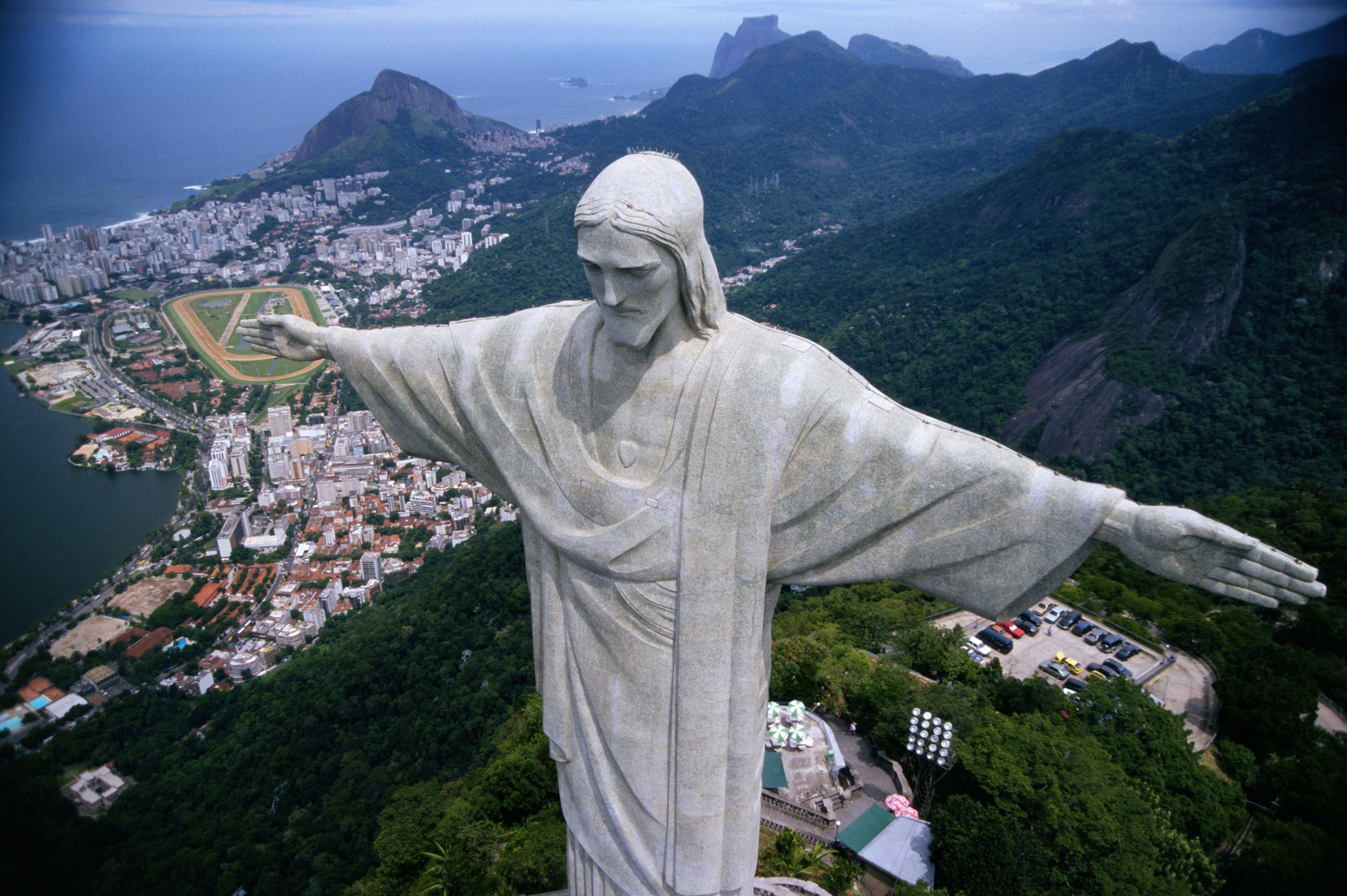 Reasons Why Christ the Redeemer Statue Is So Popular