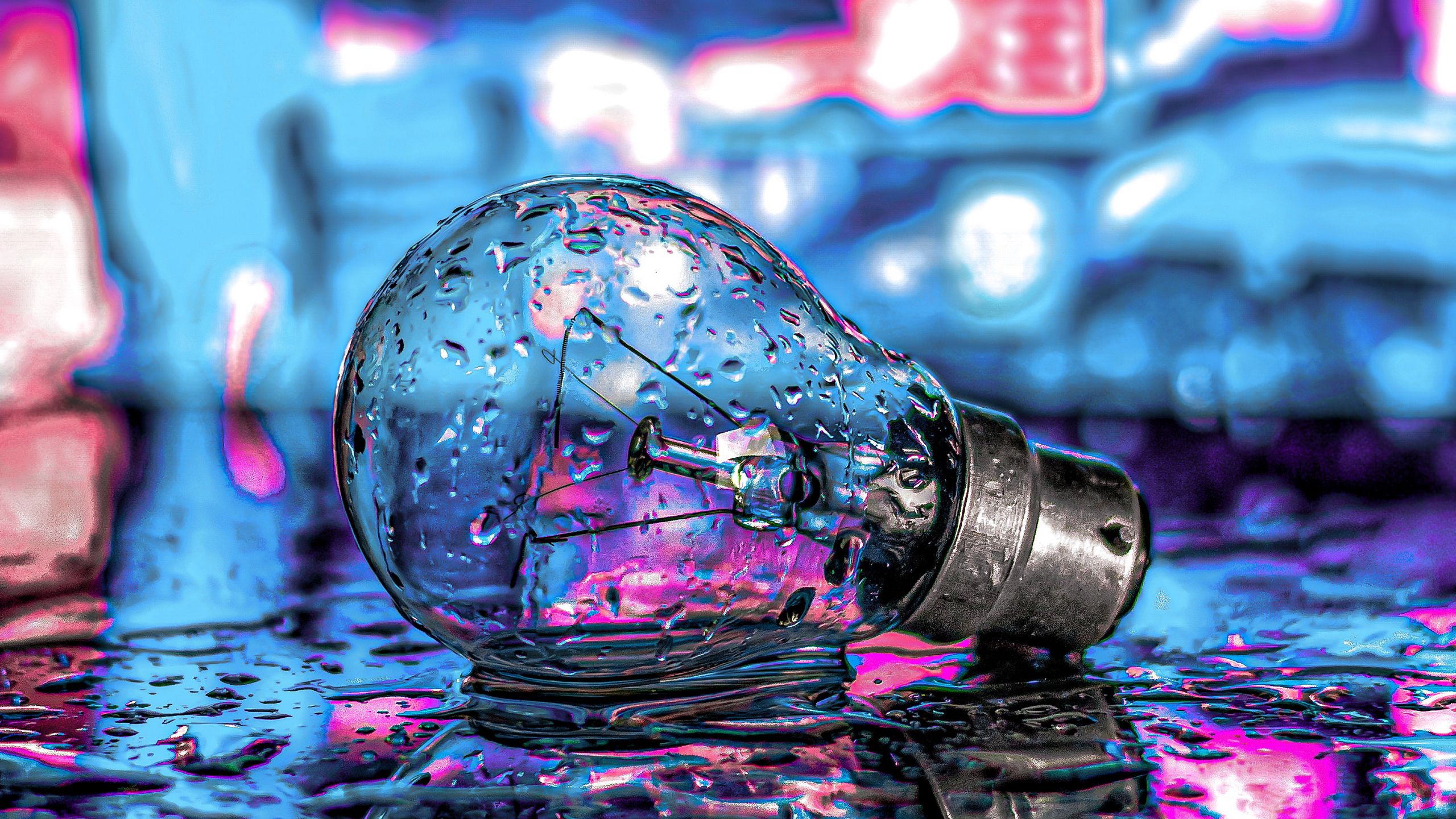 Download wallpaper 2560x1440 bulb, drops, neon, water widescreen 16:9 HD background