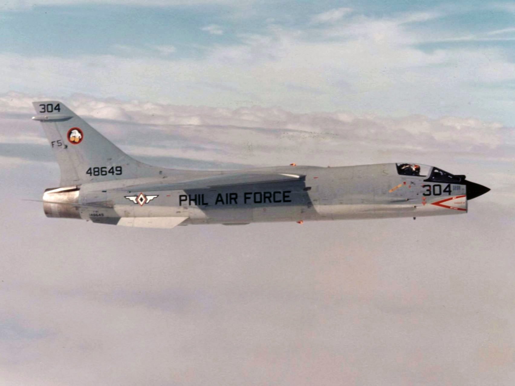 F 8H Crusader Of The Philippine Air Force In Flight C1978.jpeg