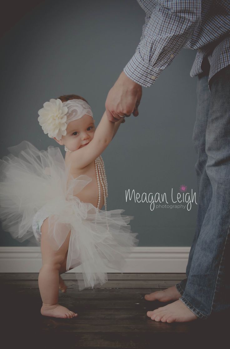 Amor. Father daughter picture, 6 month baby picture ideas, Baby girl photography