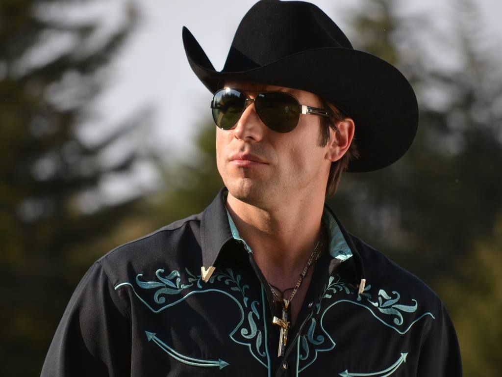 Rafael Amaya is Aurelio Casillas in the telenovela El Señor de los Cielos. Señor de los cielos, Señor, Cielo