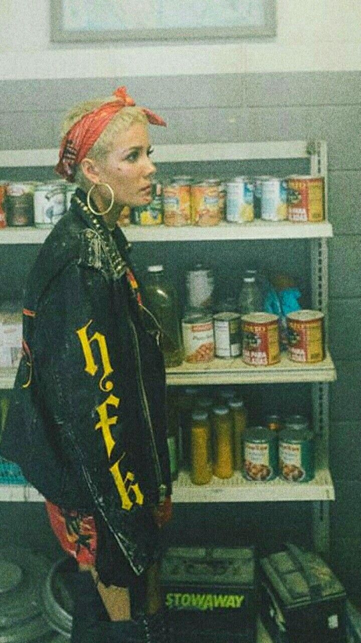 Halsey at love. Halsey, Hopeless fountain kingdom, Pink aesthetic