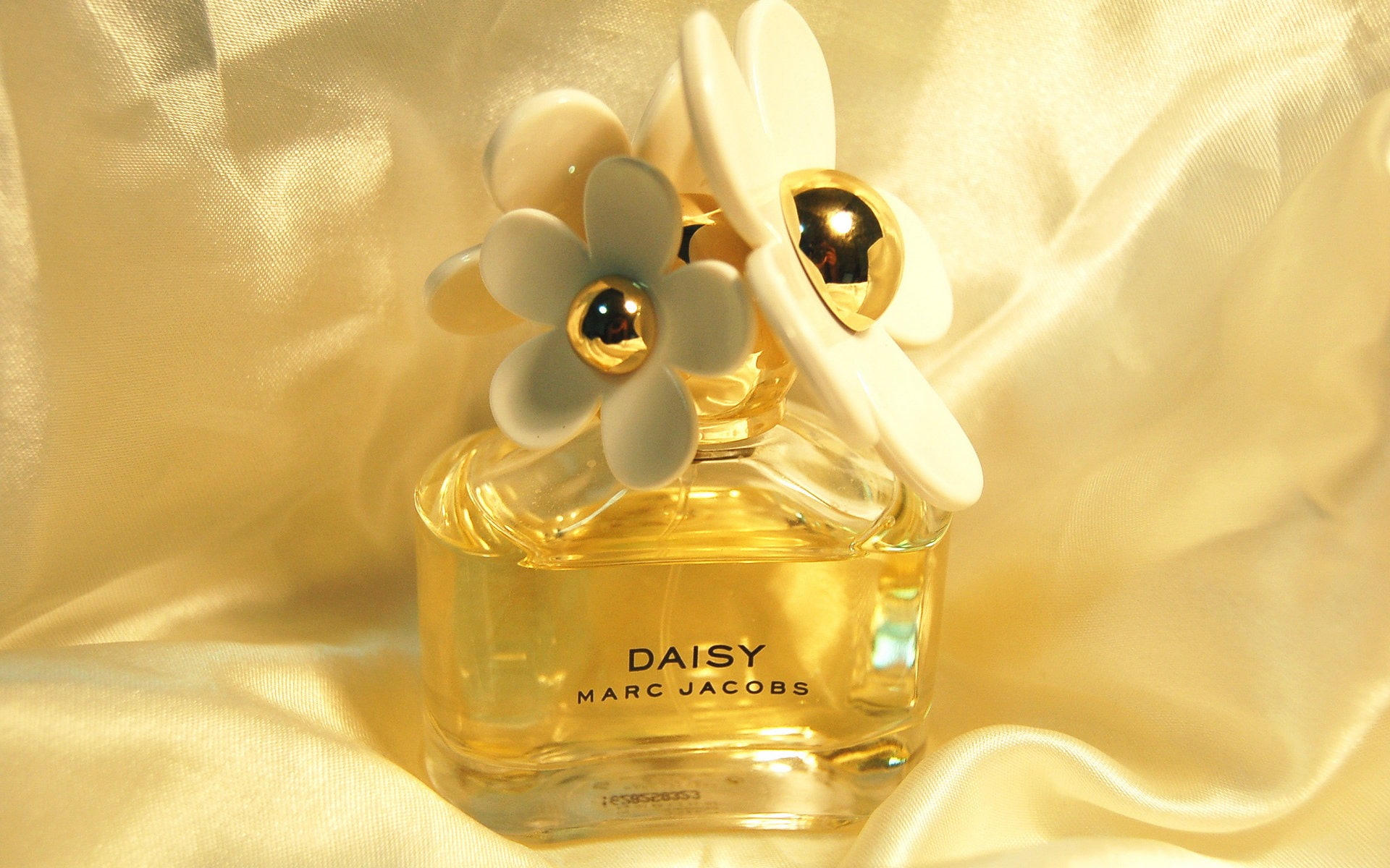 Daisy Brand Perfume Wallpaper, Marc Jacobs Daisy Fragrance 品牌 香水 壁纸 Wallpaper & Background Download