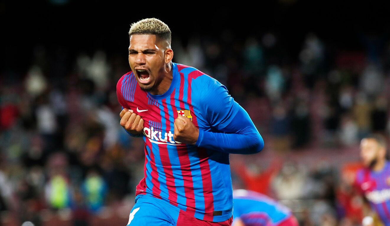 Chelsea target Barcelona's Ronald Araujo while maintaining interest in Sevilla's Jules Kounde and Leicester City's Wesley Fofana