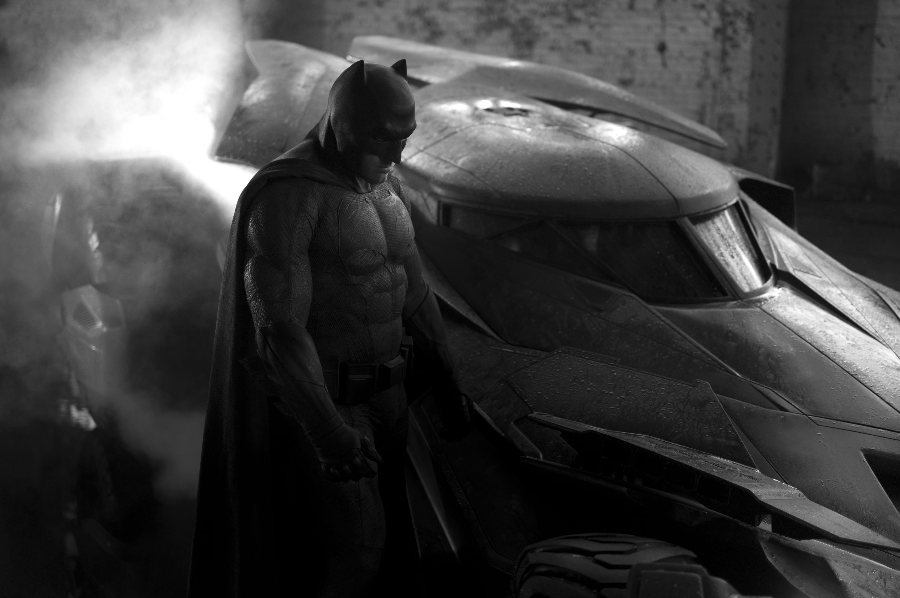 First look at Ben Affleck as Batman, new Batmobile revealed (photo)