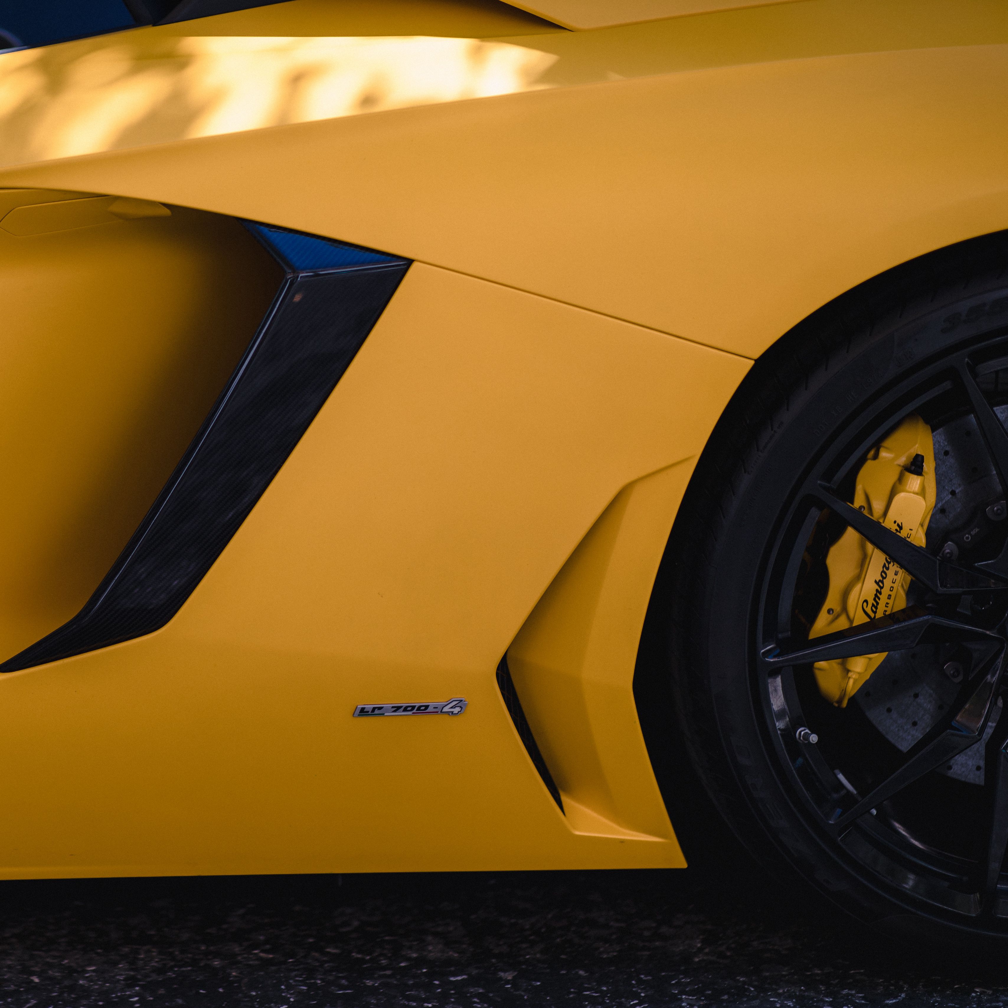 Download wallpaper 3415x3415 lamborghini, car, wheel, tire, yellow ipad pro 12.9 retina for parallax HD background