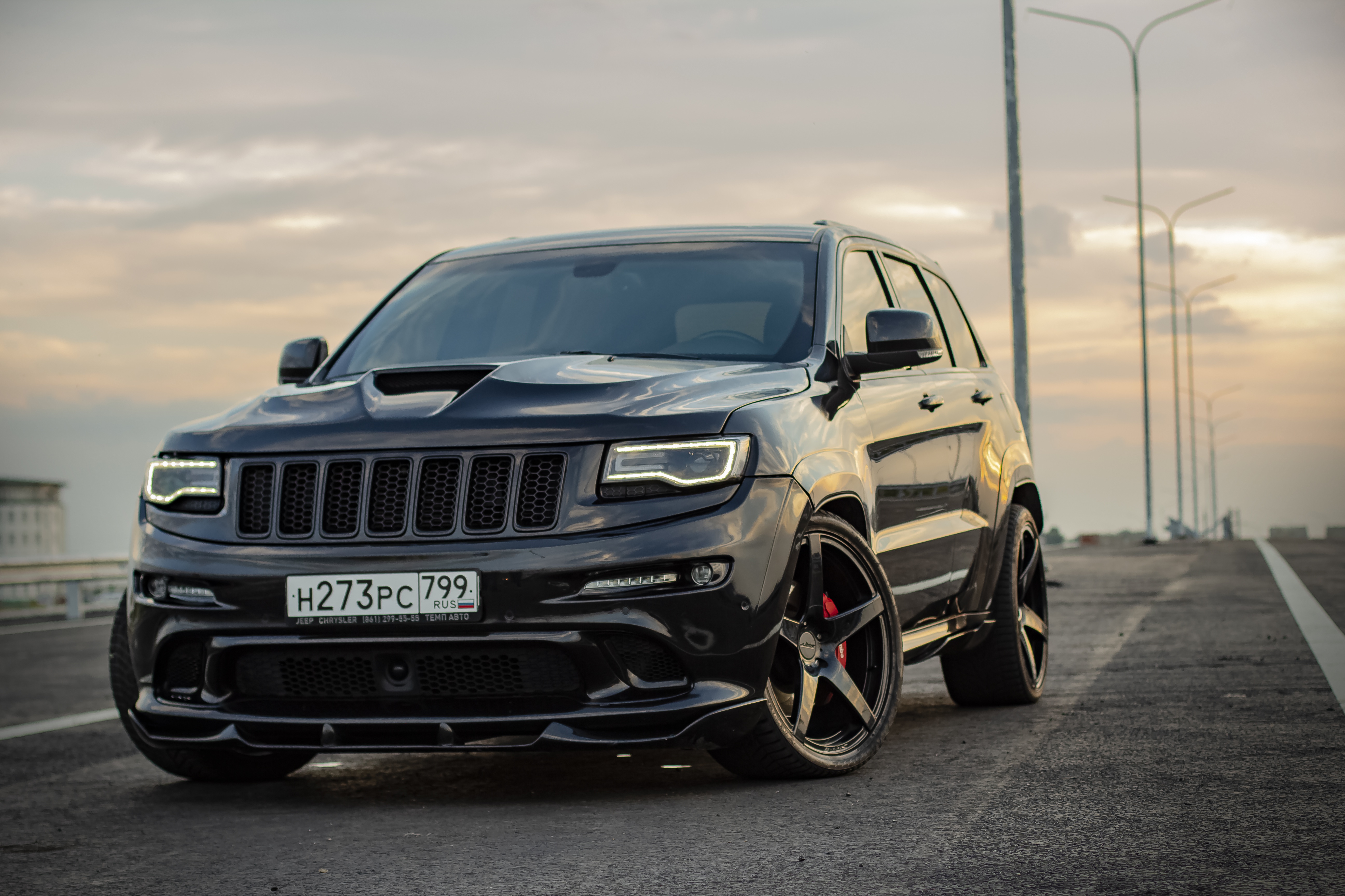Jeep Grand Cherokee SRT8 4k Ultra HD Wallpaper