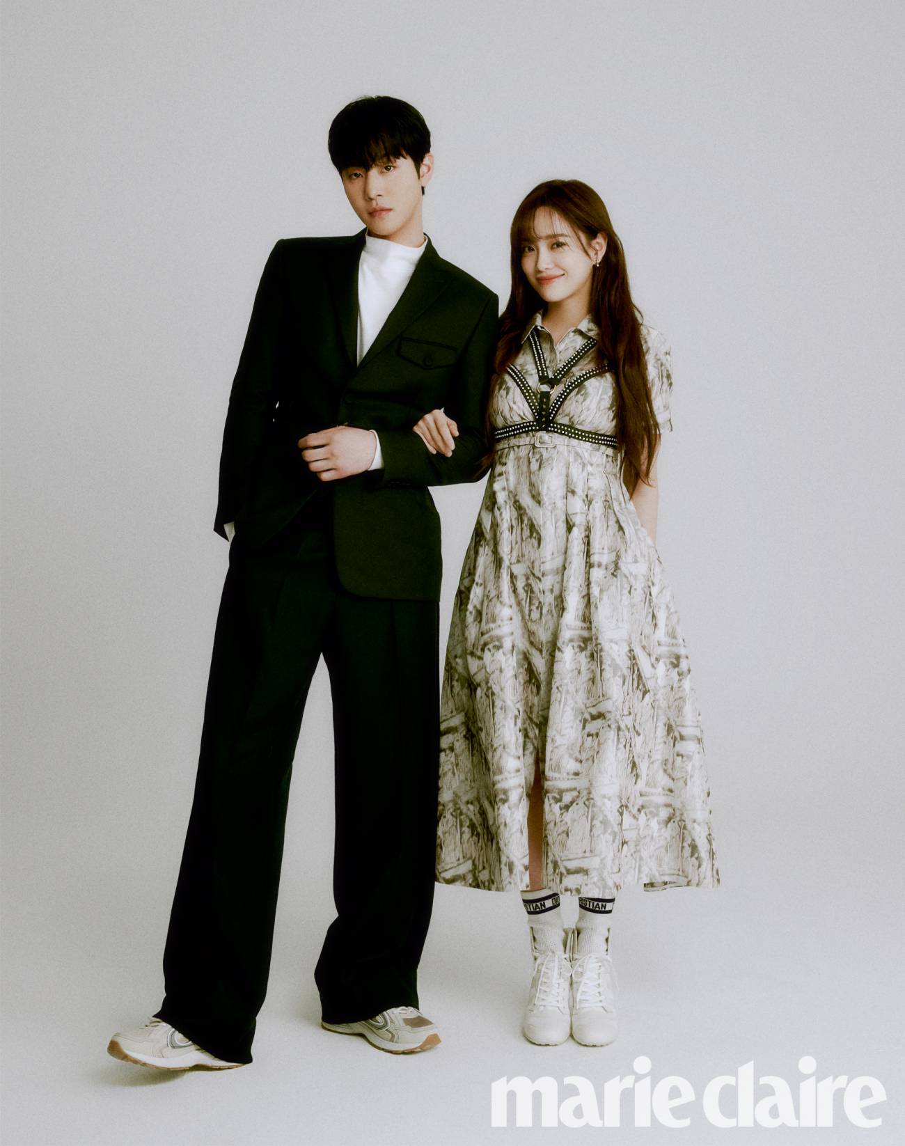 A Business Proposal' Ahn Hyo Seop and Kim Se Jeong Show Off Their Chemistry in the Recent Pictorial