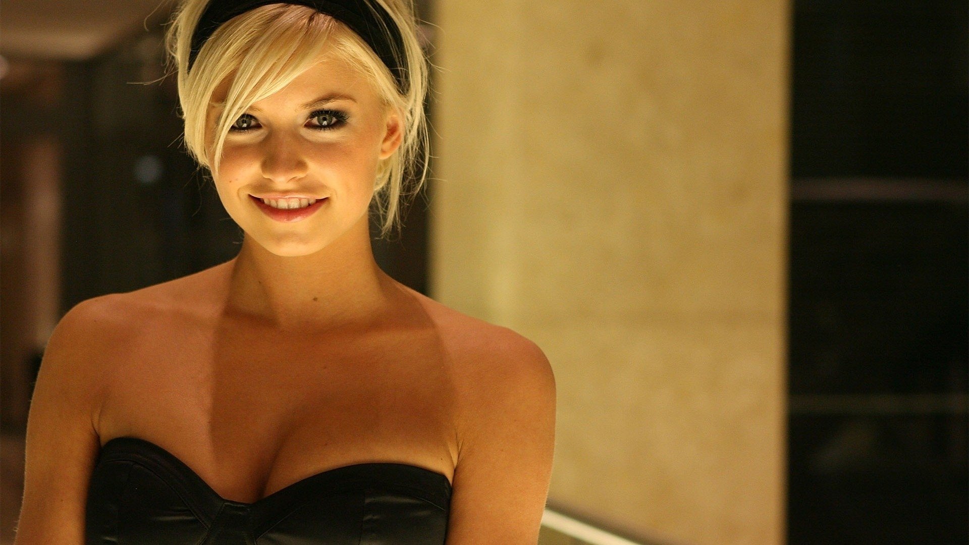 Lena Gercke HD Wallpaper and Background Image