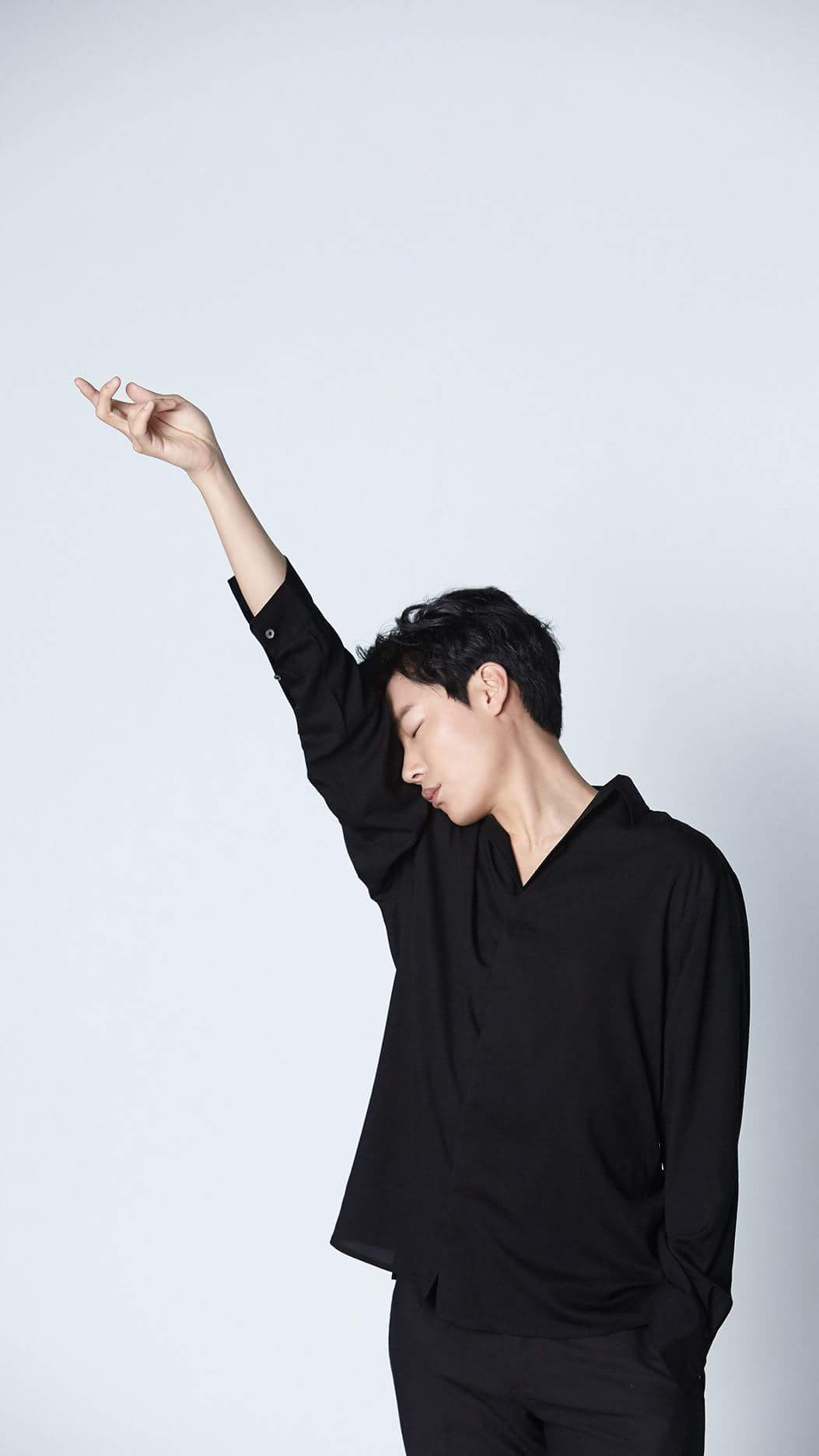 Eyes on RYU! no Twitter: [TRANS] 160419 Ryu Jun Yeol facebook page update Change your wallpaper now! ♥ #류준열 #RyuJunYeol